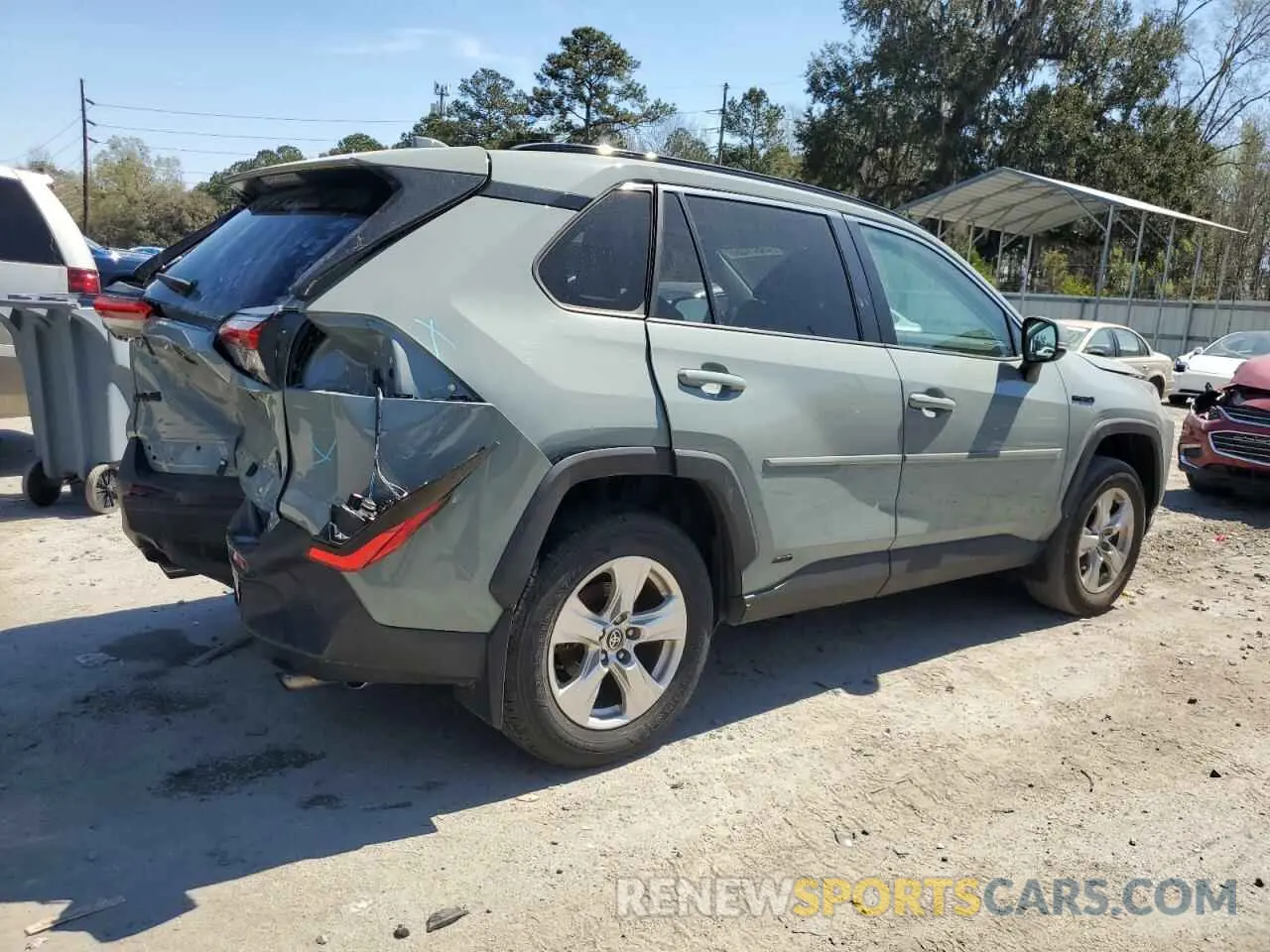 3 Photograph of a damaged car 2T3RWRFV4MW121676 TOYOTA RAV4 2021