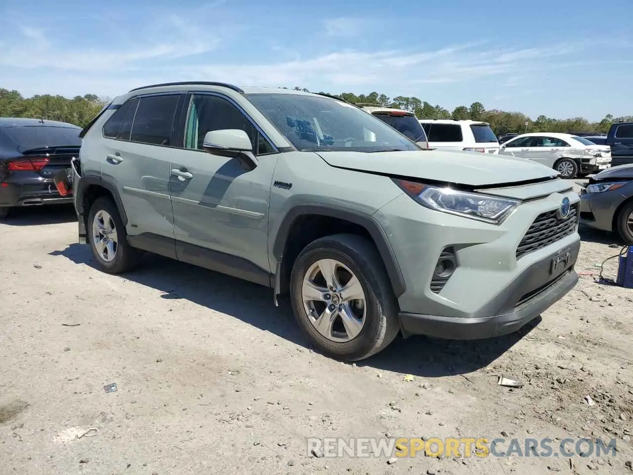 4 Photograph of a damaged car 2T3RWRFV4MW121676 TOYOTA RAV4 2021