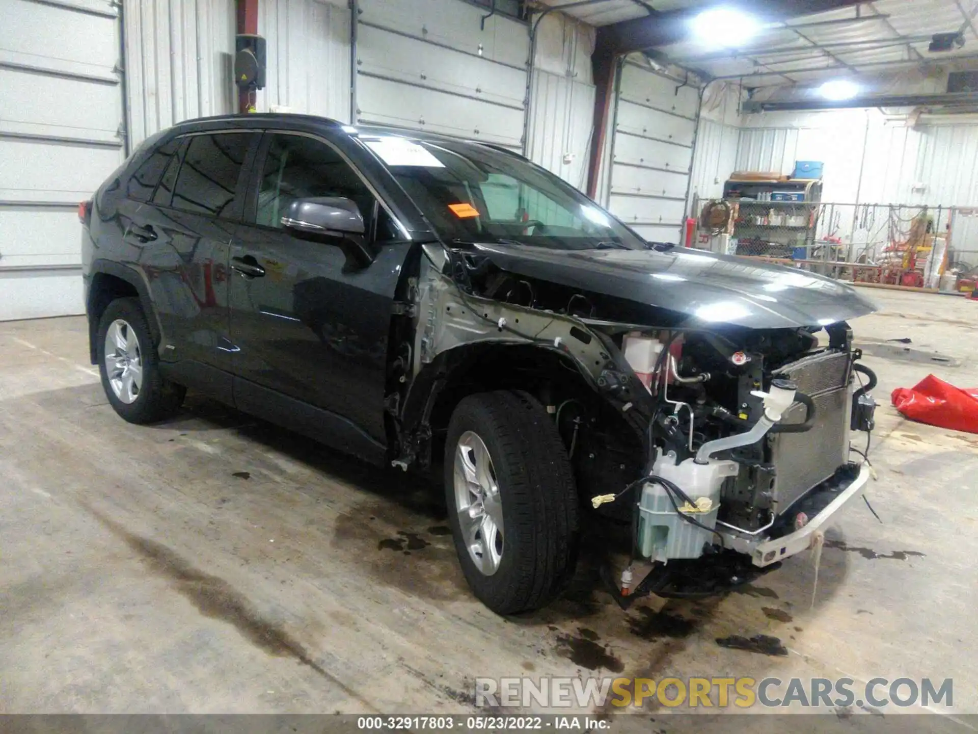 1 Photograph of a damaged car 2T3RWRFV6MW112316 TOYOTA RAV4 2021