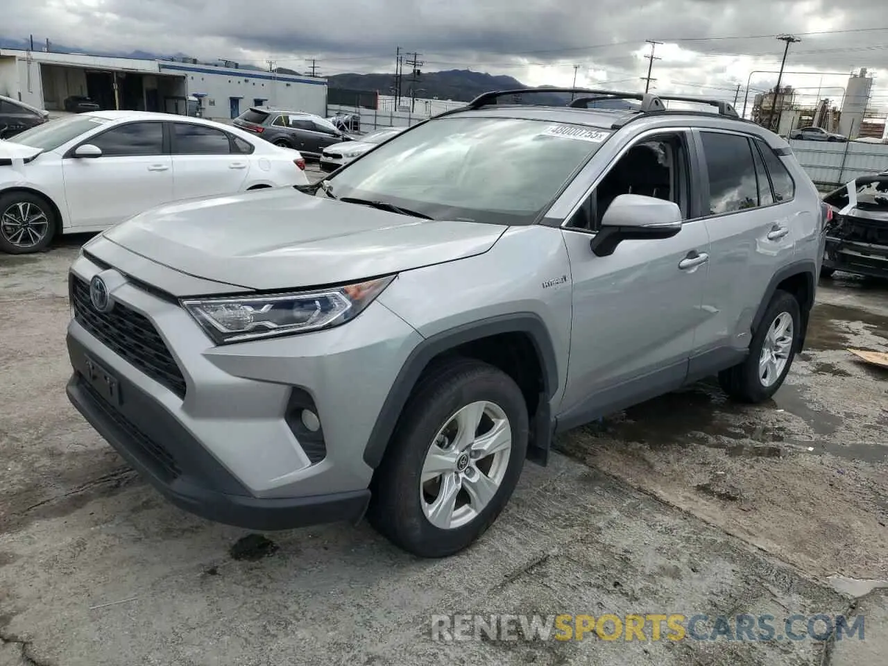 1 Photograph of a damaged car 2T3RWRFV6MW127334 TOYOTA RAV4 2021