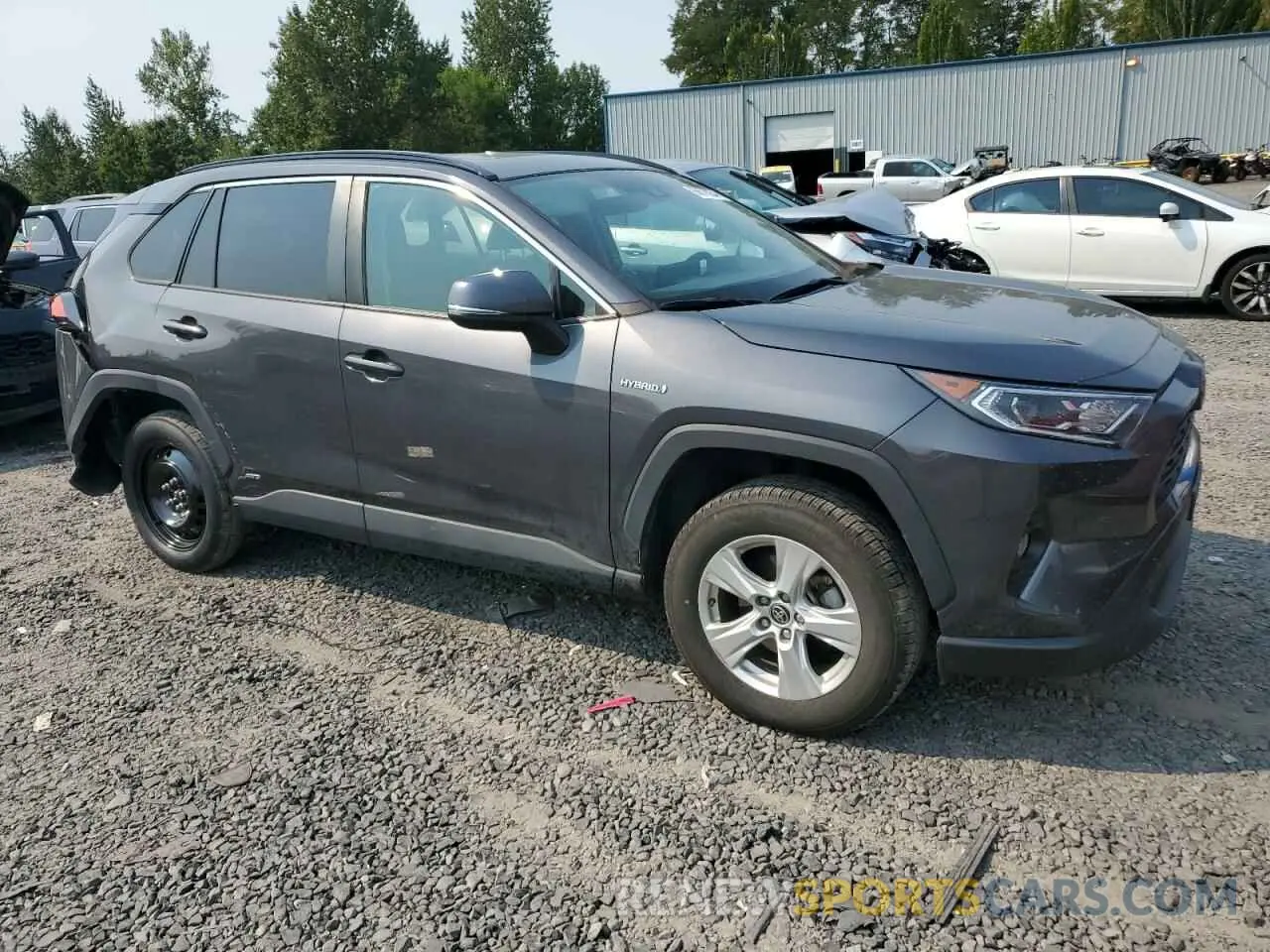 4 Photograph of a damaged car 2T3RWRFV7MW108095 TOYOTA RAV4 2021