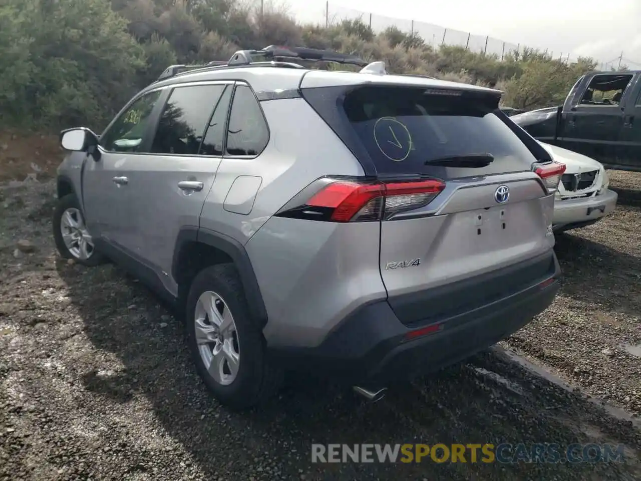 3 Photograph of a damaged car 2T3RWRFV9MW109264 TOYOTA RAV4 2021