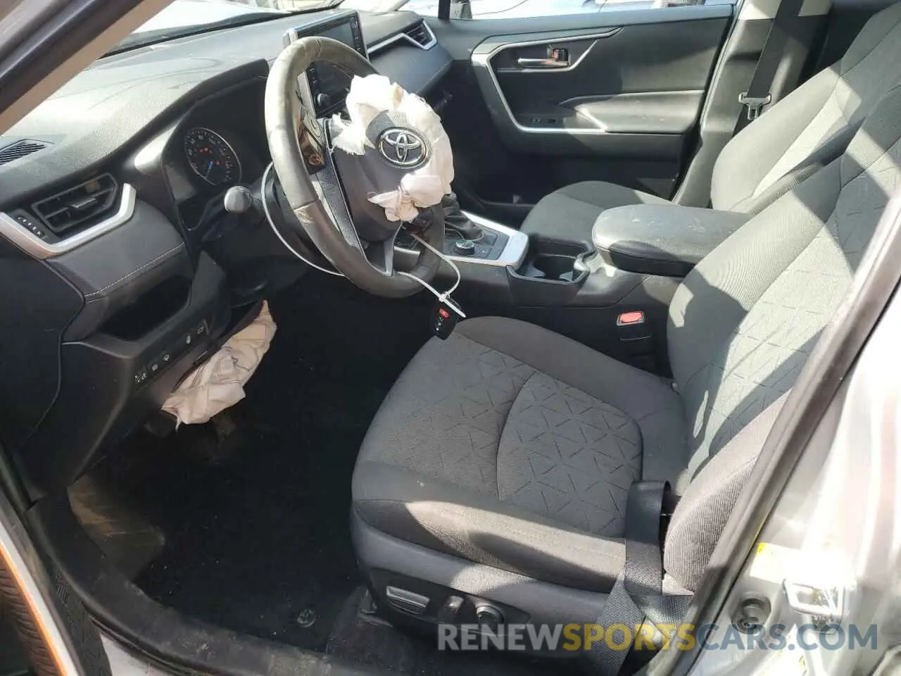 7 Photograph of a damaged car 2T3RWRFV9MW110074 TOYOTA RAV4 2021