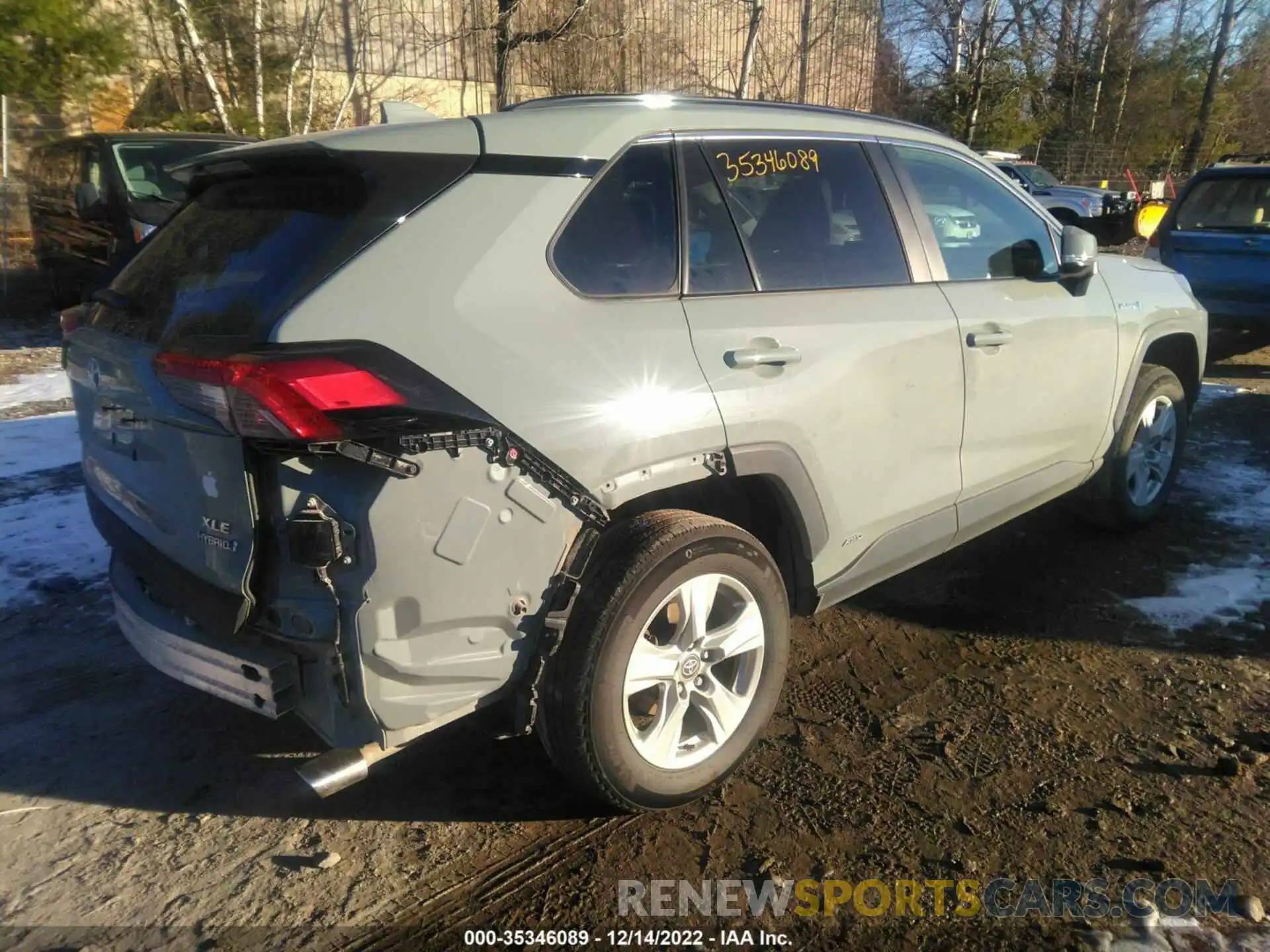 4 Photograph of a damaged car 2T3RWRFVXMW111587 TOYOTA RAV4 2021