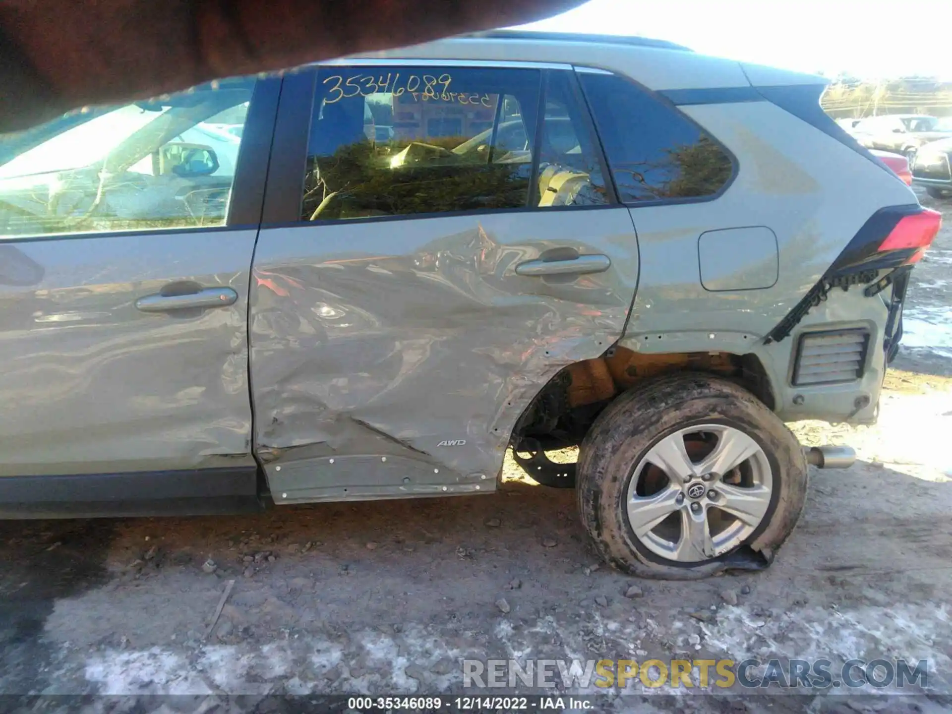 6 Photograph of a damaged car 2T3RWRFVXMW111587 TOYOTA RAV4 2021