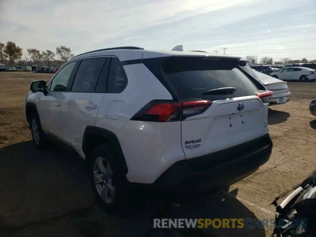 3 Photograph of a damaged car 2T3RWRFVXMW120581 TOYOTA RAV4 2021