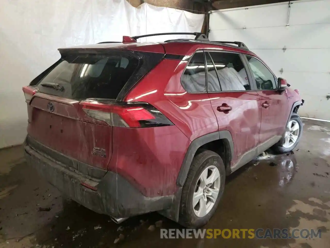 4 Photograph of a damaged car 2T3RWRFVXMW120600 TOYOTA RAV4 2021