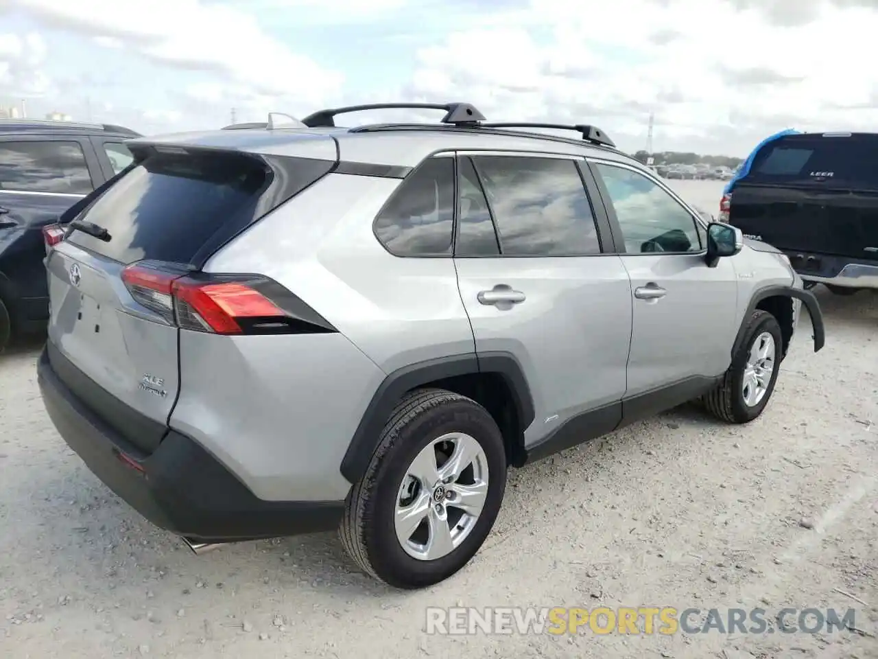 4 Photograph of a damaged car 2T3RWRFVXMW126493 TOYOTA RAV4 2021