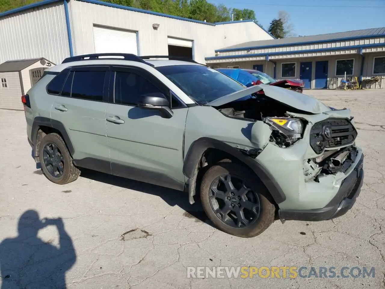4 Photograph of a damaged car 2T3S1RFV0MW172186 TOYOTA RAV4 2021