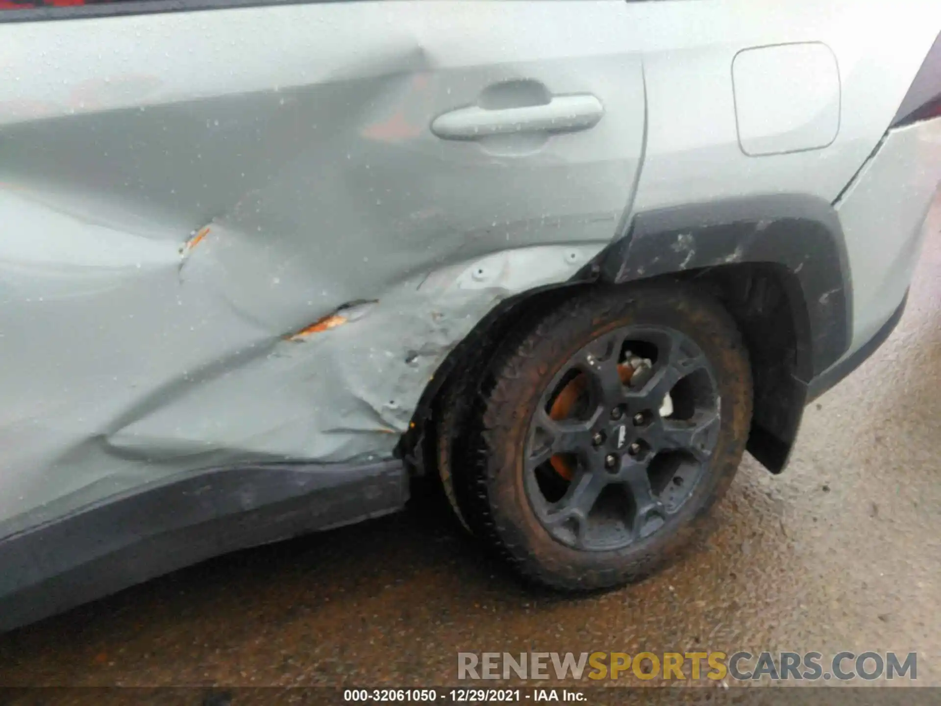 6 Photograph of a damaged car 2T3S1RFV2MW167409 TOYOTA RAV4 2021