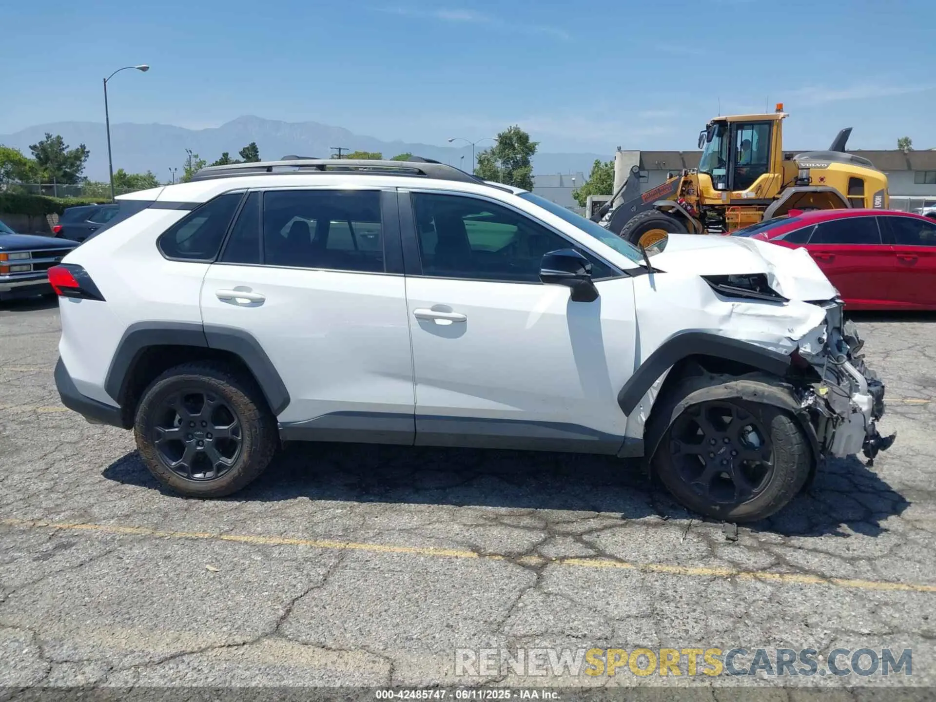 13 Photograph of a damaged car 2T3S1RFV2MW214910 TOYOTA RAV4 2021