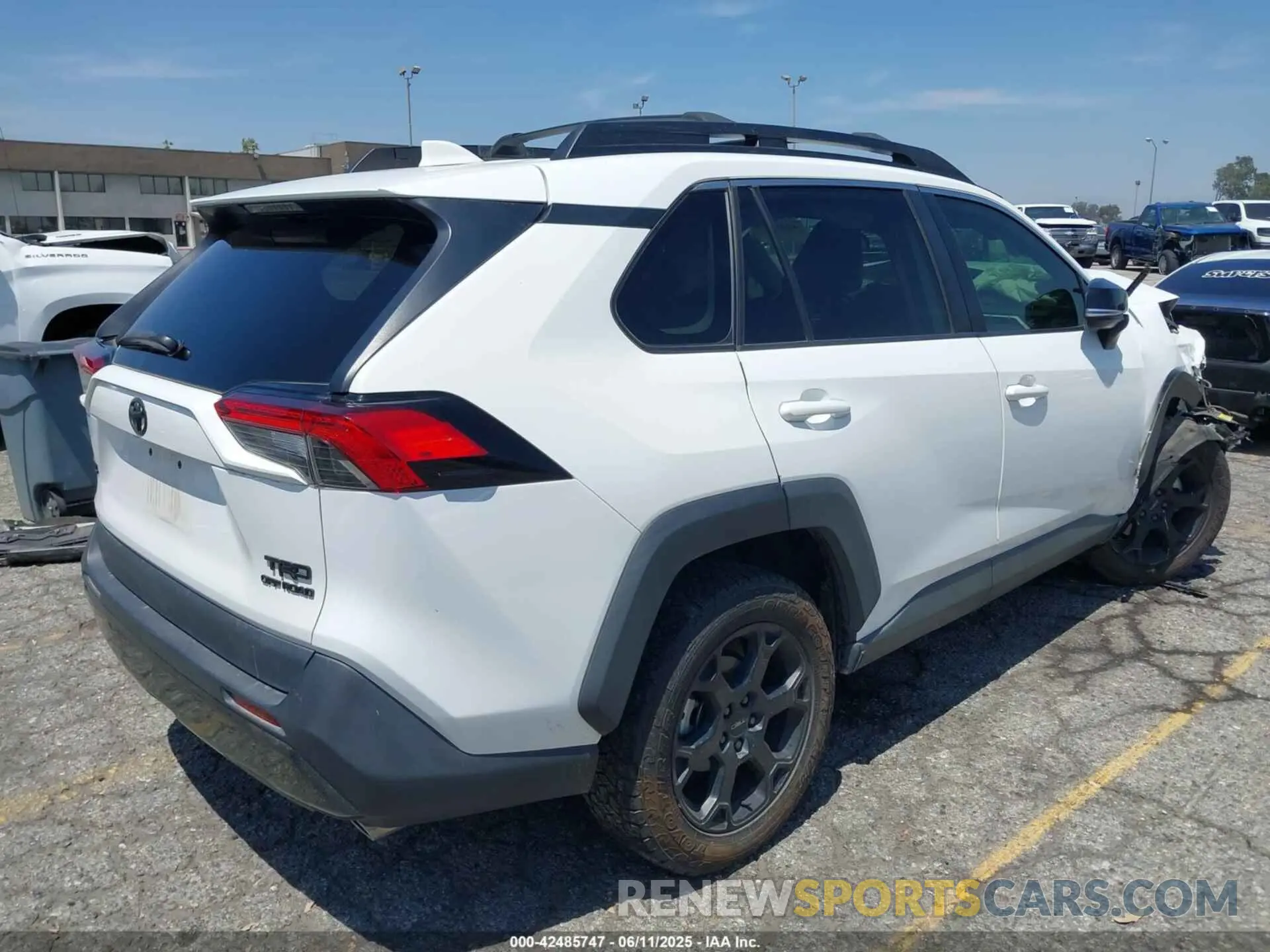 4 Photograph of a damaged car 2T3S1RFV2MW214910 TOYOTA RAV4 2021