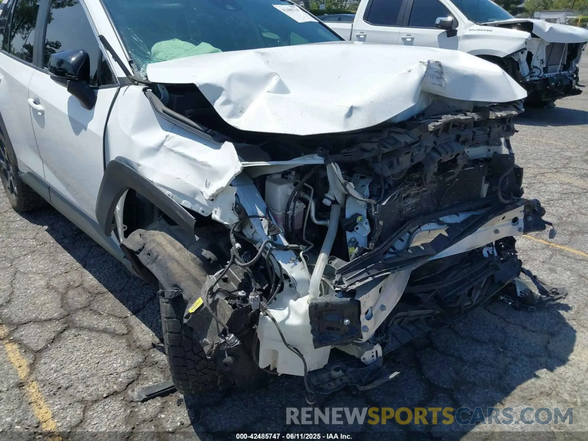 6 Photograph of a damaged car 2T3S1RFV2MW214910 TOYOTA RAV4 2021