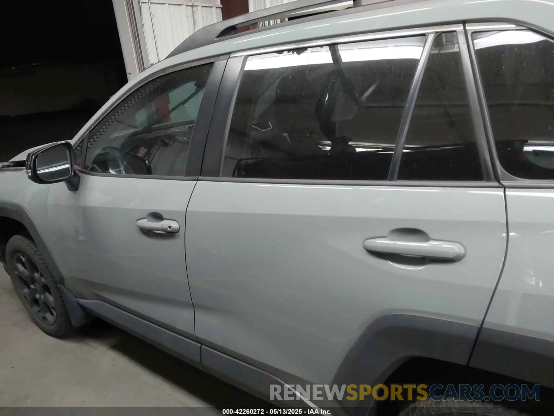 14 Photograph of a damaged car 2T3S1RFV3MW182985 TOYOTA RAV4 2021