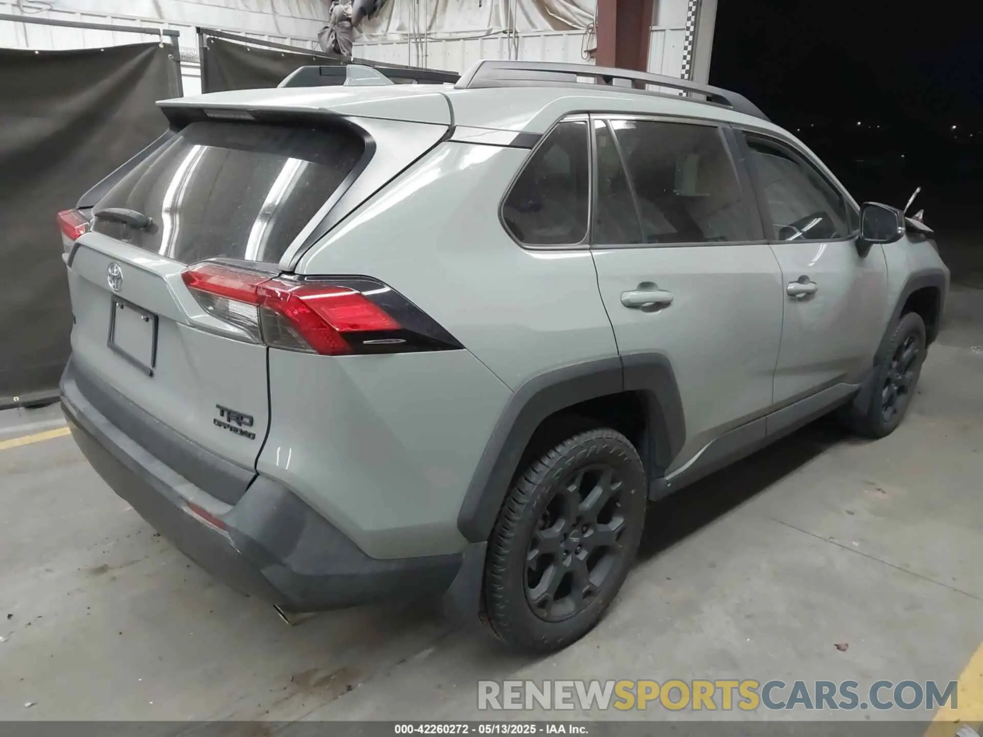 4 Photograph of a damaged car 2T3S1RFV3MW182985 TOYOTA RAV4 2021