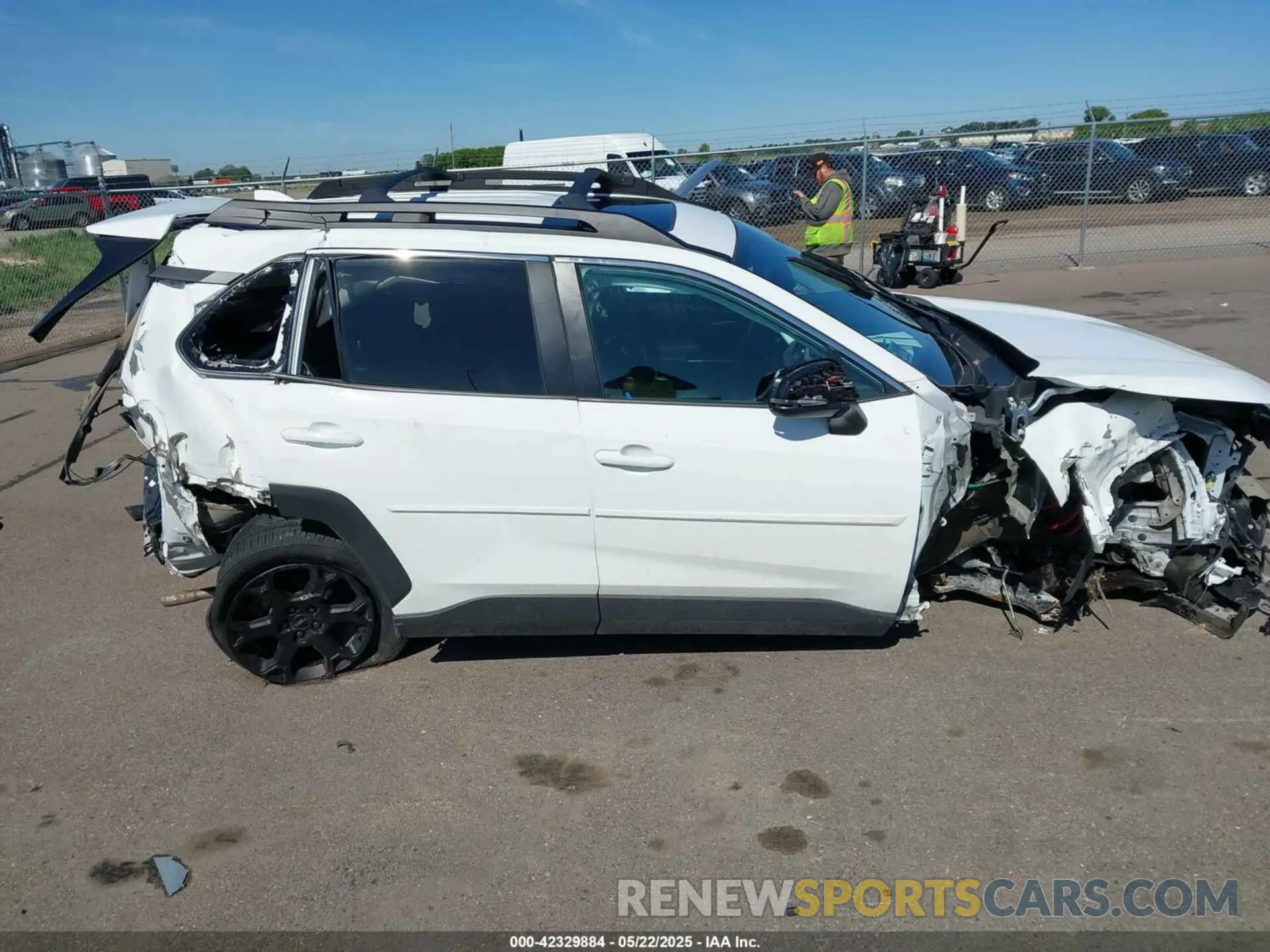 13 Photograph of a damaged car 2T3S1RFV3MW218609 TOYOTA RAV4 2021