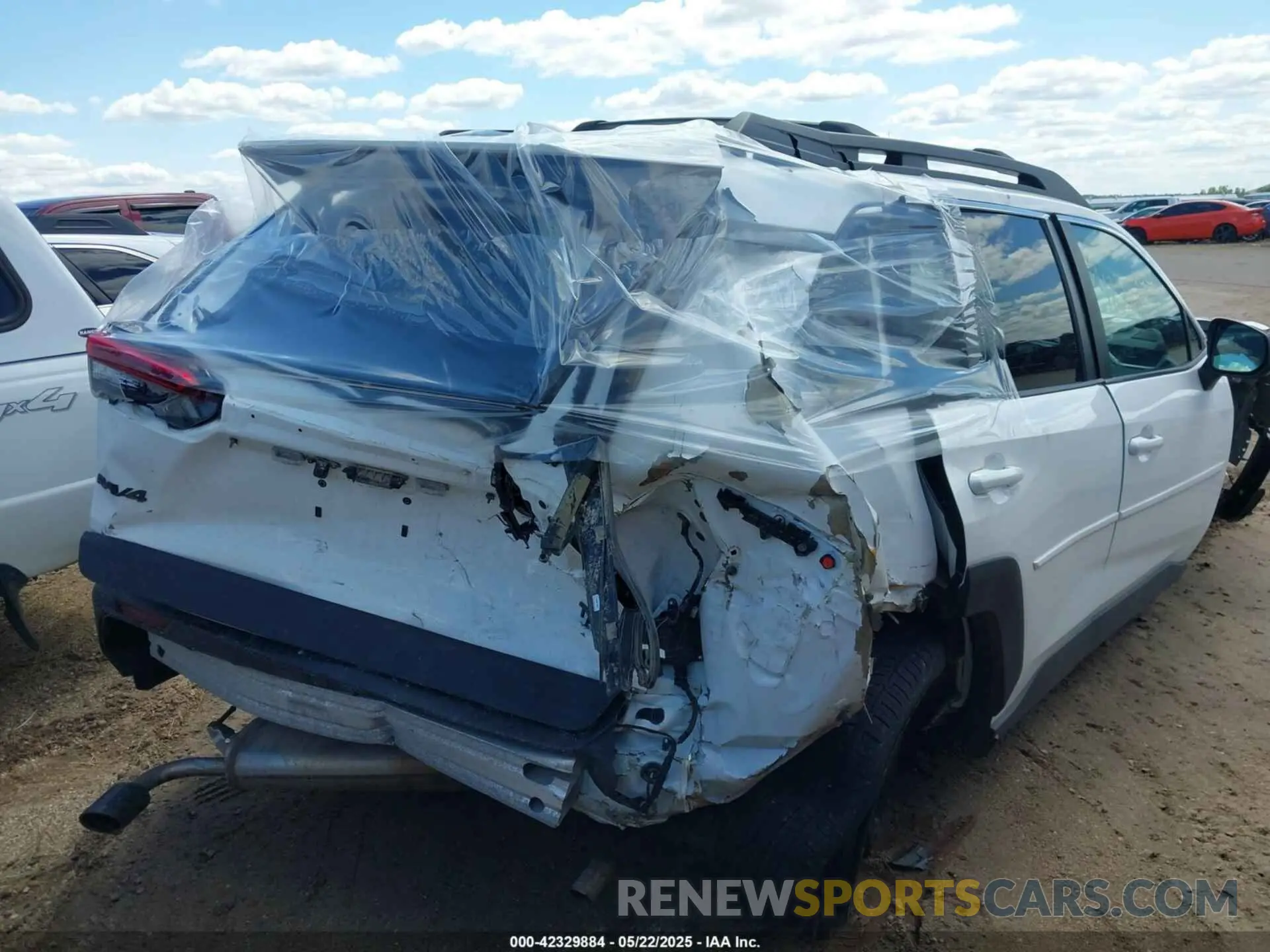 4 Photograph of a damaged car 2T3S1RFV3MW218609 TOYOTA RAV4 2021