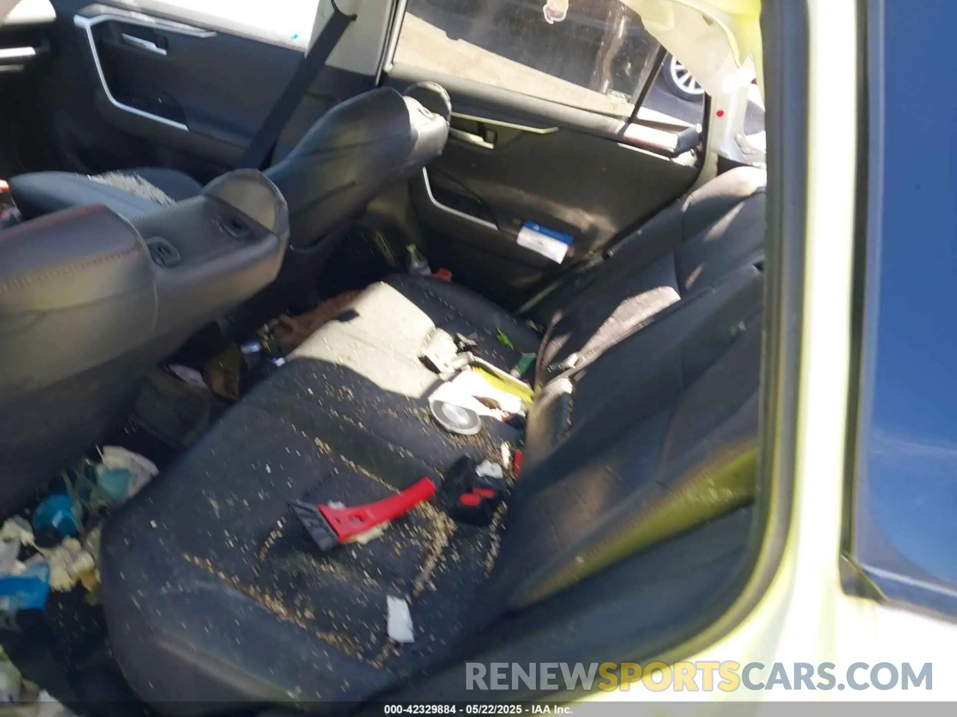 8 Photograph of a damaged car 2T3S1RFV3MW218609 TOYOTA RAV4 2021
