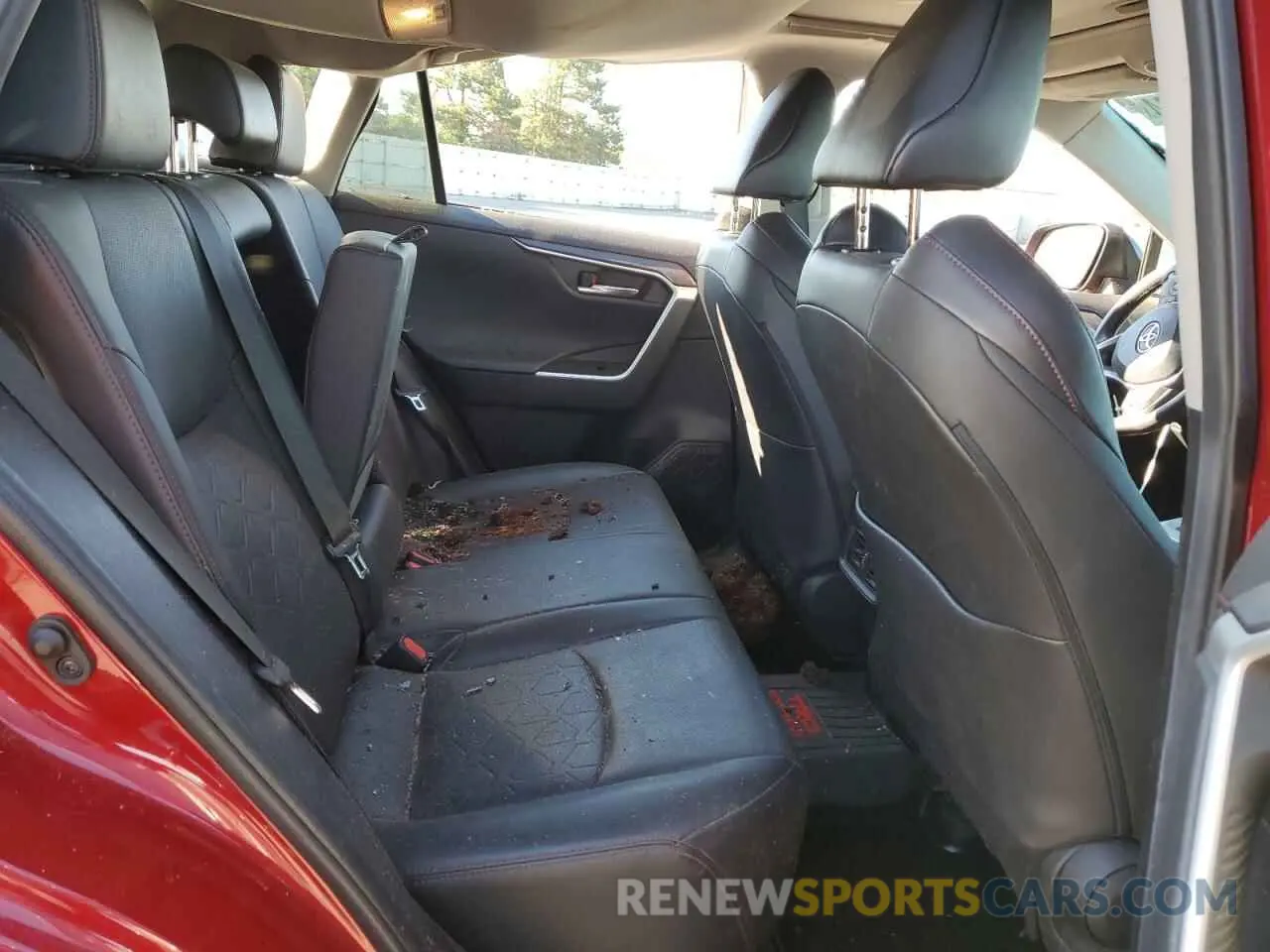 11 Photograph of a damaged car 2T3S1RFV3MW230114 TOYOTA RAV4 2021