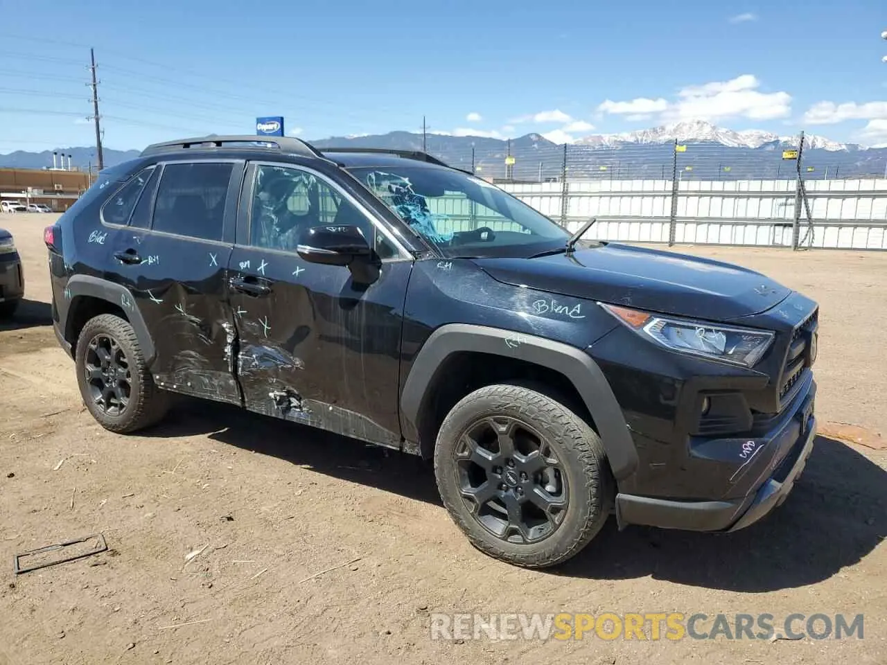 4 Photograph of a damaged car 2T3S1RFV4MW207277 TOYOTA RAV4 2021