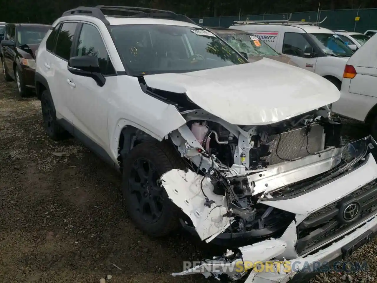 1 Photograph of a damaged car 2T3S1RFV4MW232454 TOYOTA RAV4 2021