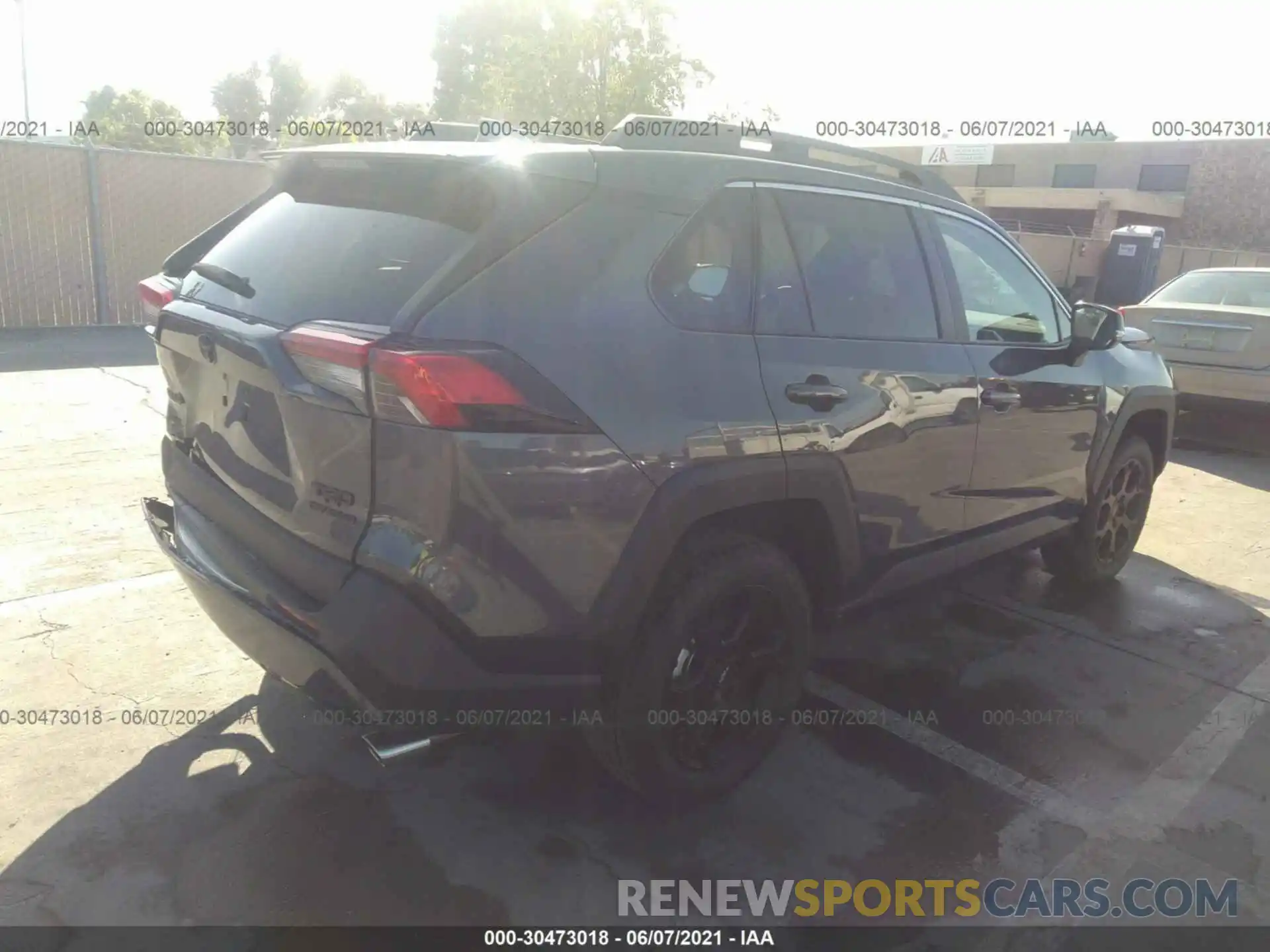 4 Photograph of a damaged car 2T3S1RFV6MW173696 TOYOTA RAV4 2021