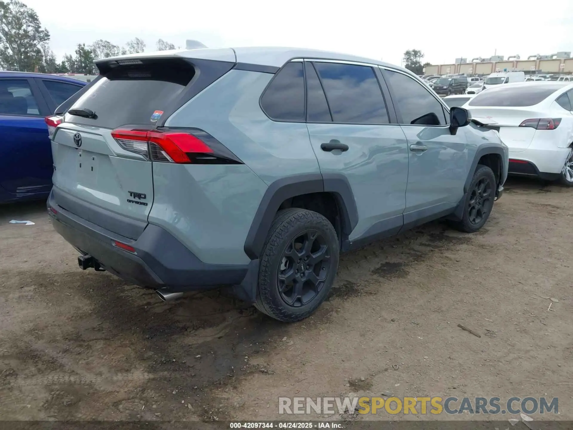 4 Photograph of a damaged car 2T3S1RFV7MW227359 TOYOTA RAV4 2021