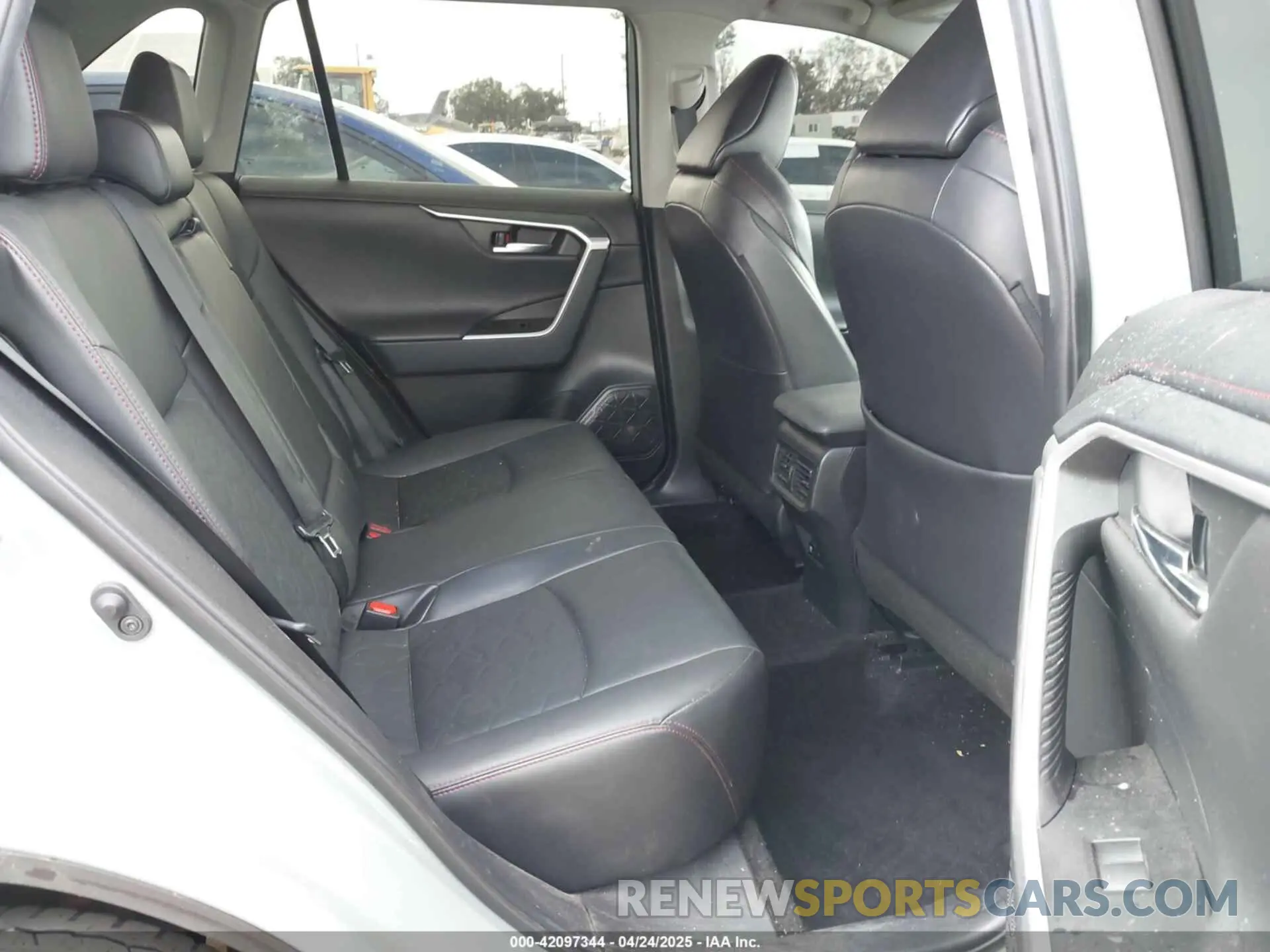 8 Photograph of a damaged car 2T3S1RFV7MW227359 TOYOTA RAV4 2021