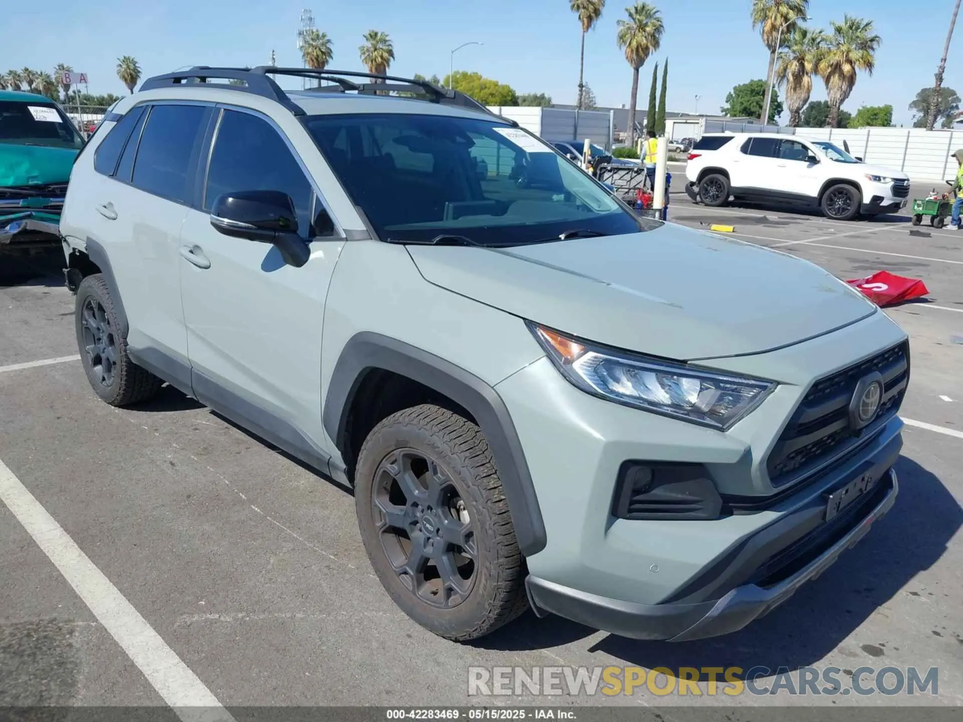 1 Photograph of a damaged car 2T3S1RFV9MW156892 TOYOTA RAV4 2021