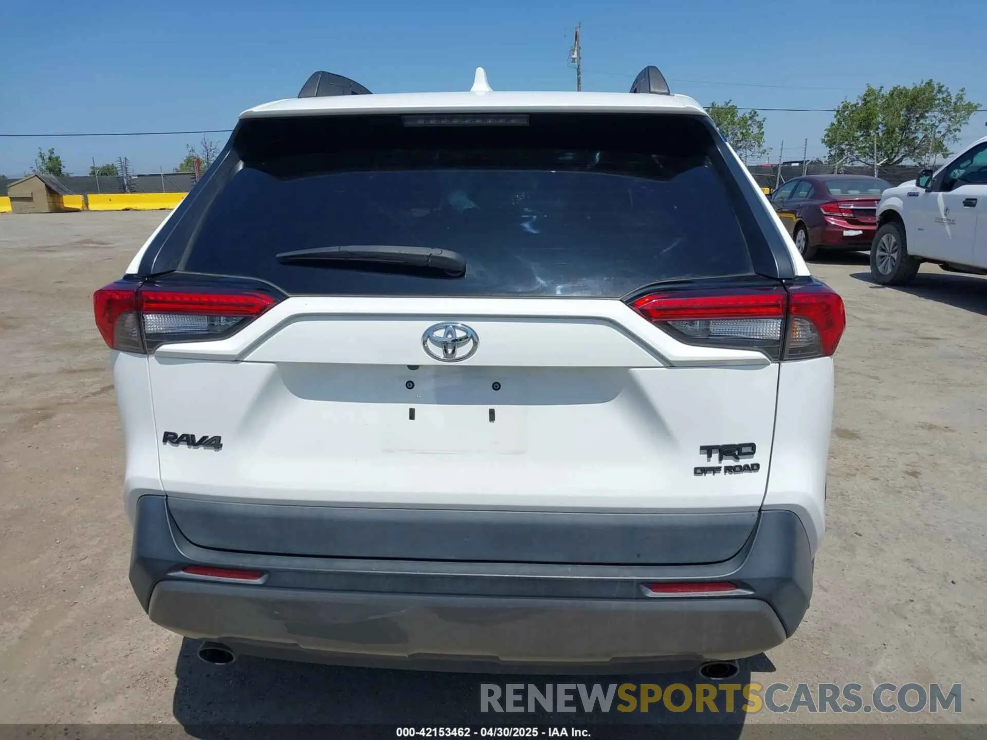 17 Photograph of a damaged car 2T3S1RFV9MW172896 TOYOTA RAV4 2021