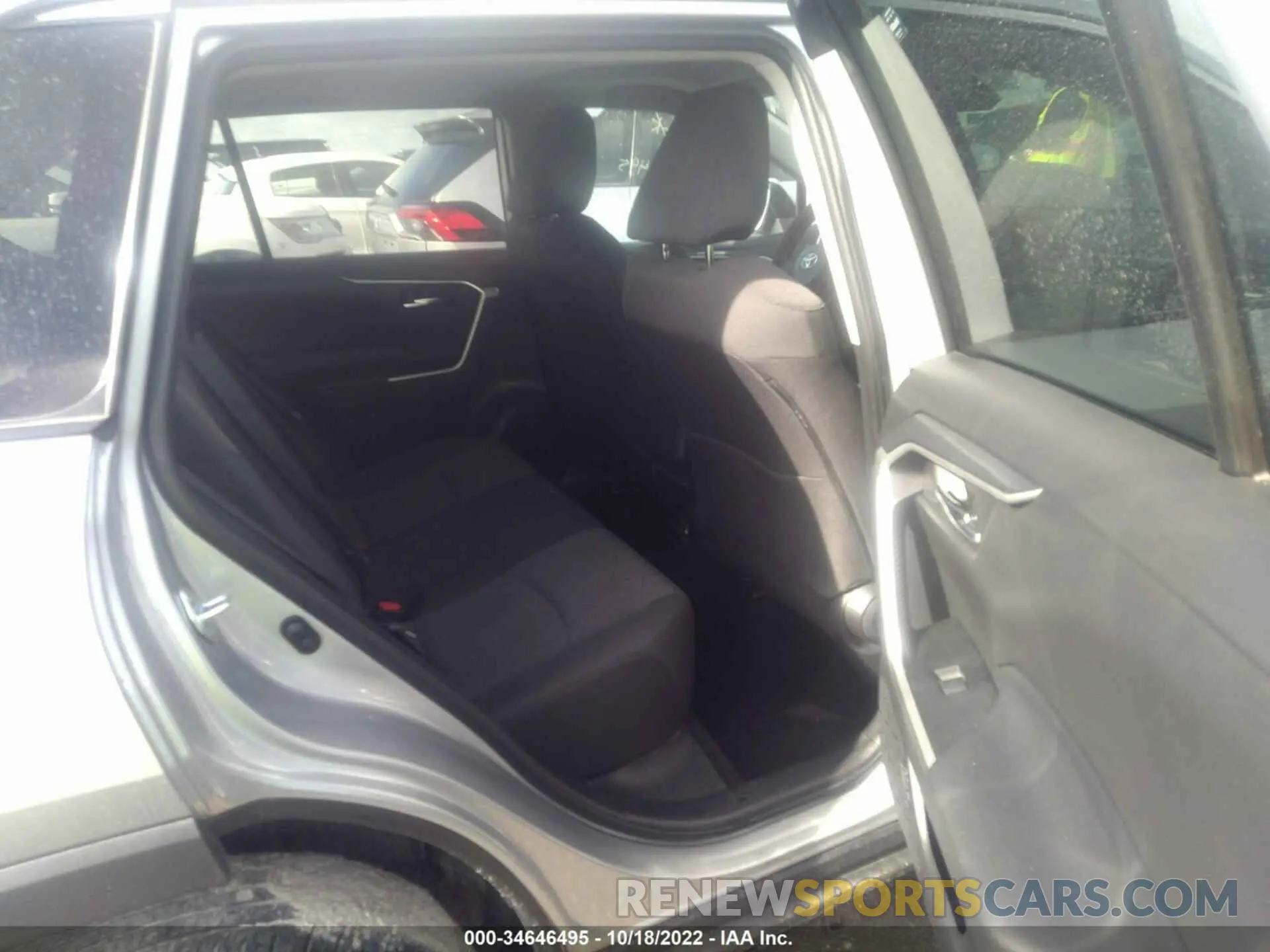 8 Photograph of a damaged car 2T3W1RFV0MC100357 TOYOTA RAV4 2021