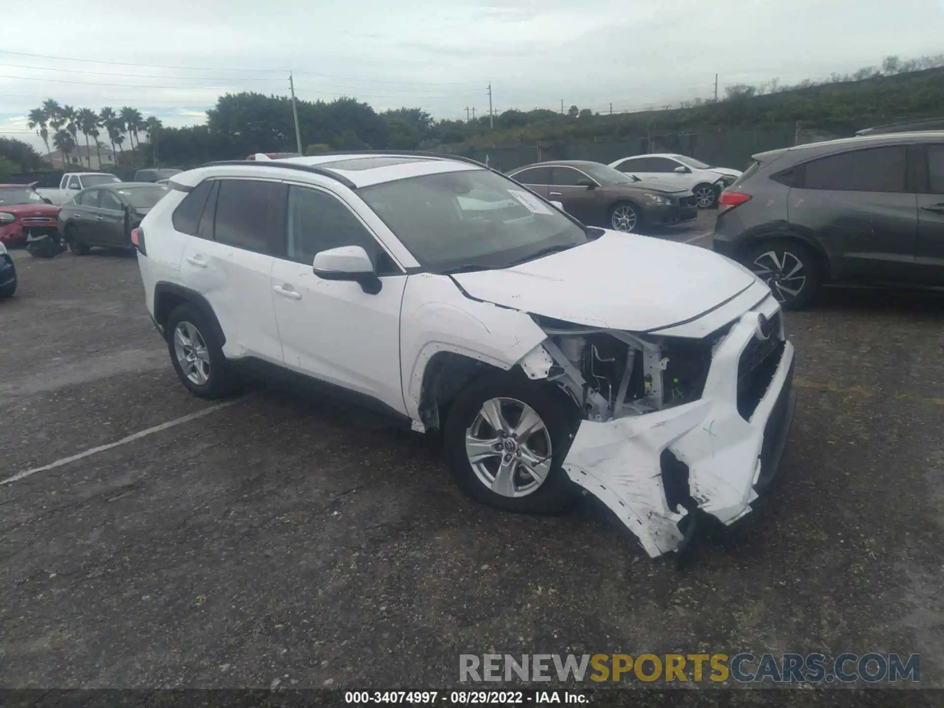 1 Photograph of a damaged car 2T3W1RFV0MC112119 TOYOTA RAV4 2021