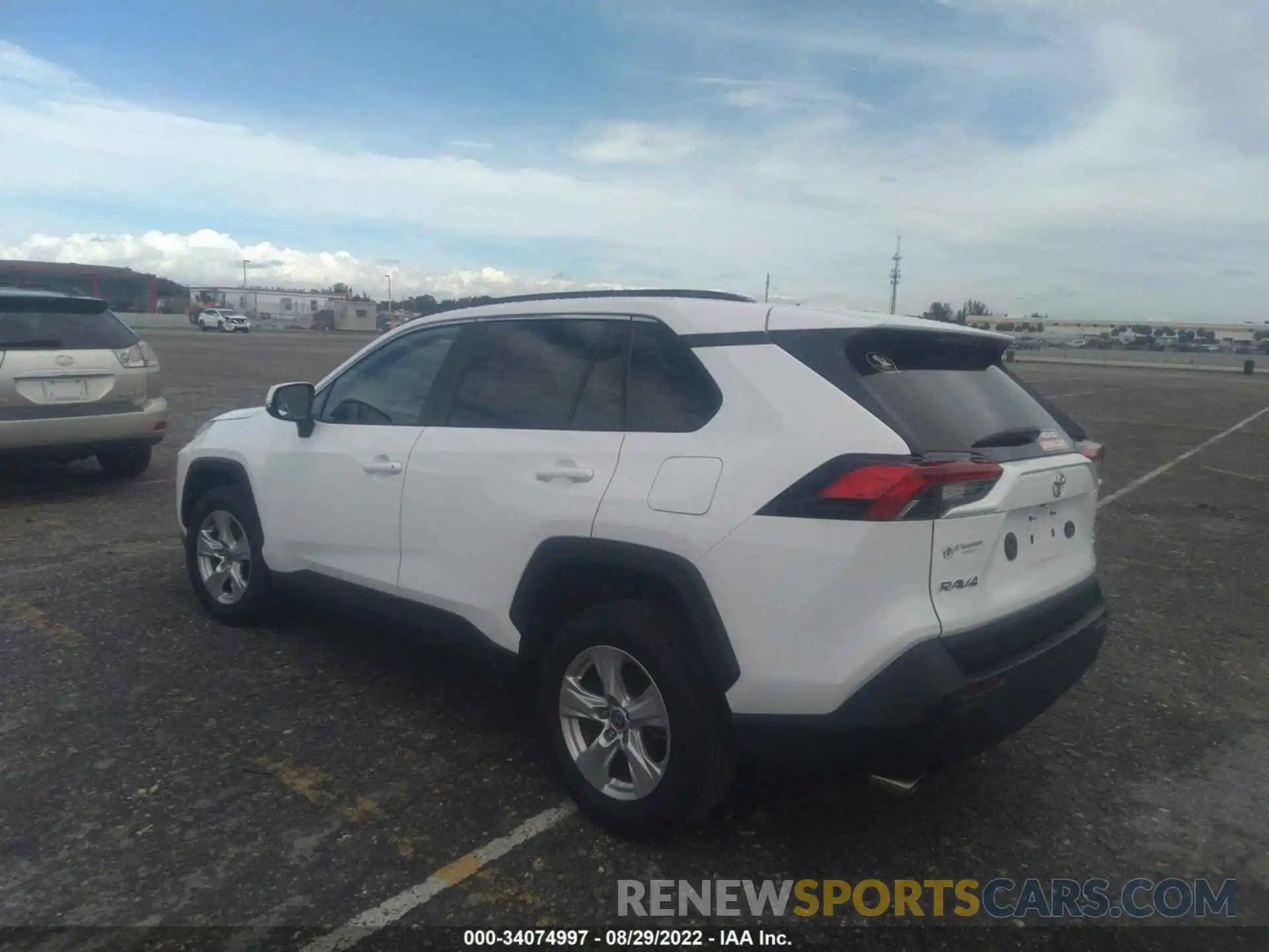 3 Photograph of a damaged car 2T3W1RFV0MC112119 TOYOTA RAV4 2021