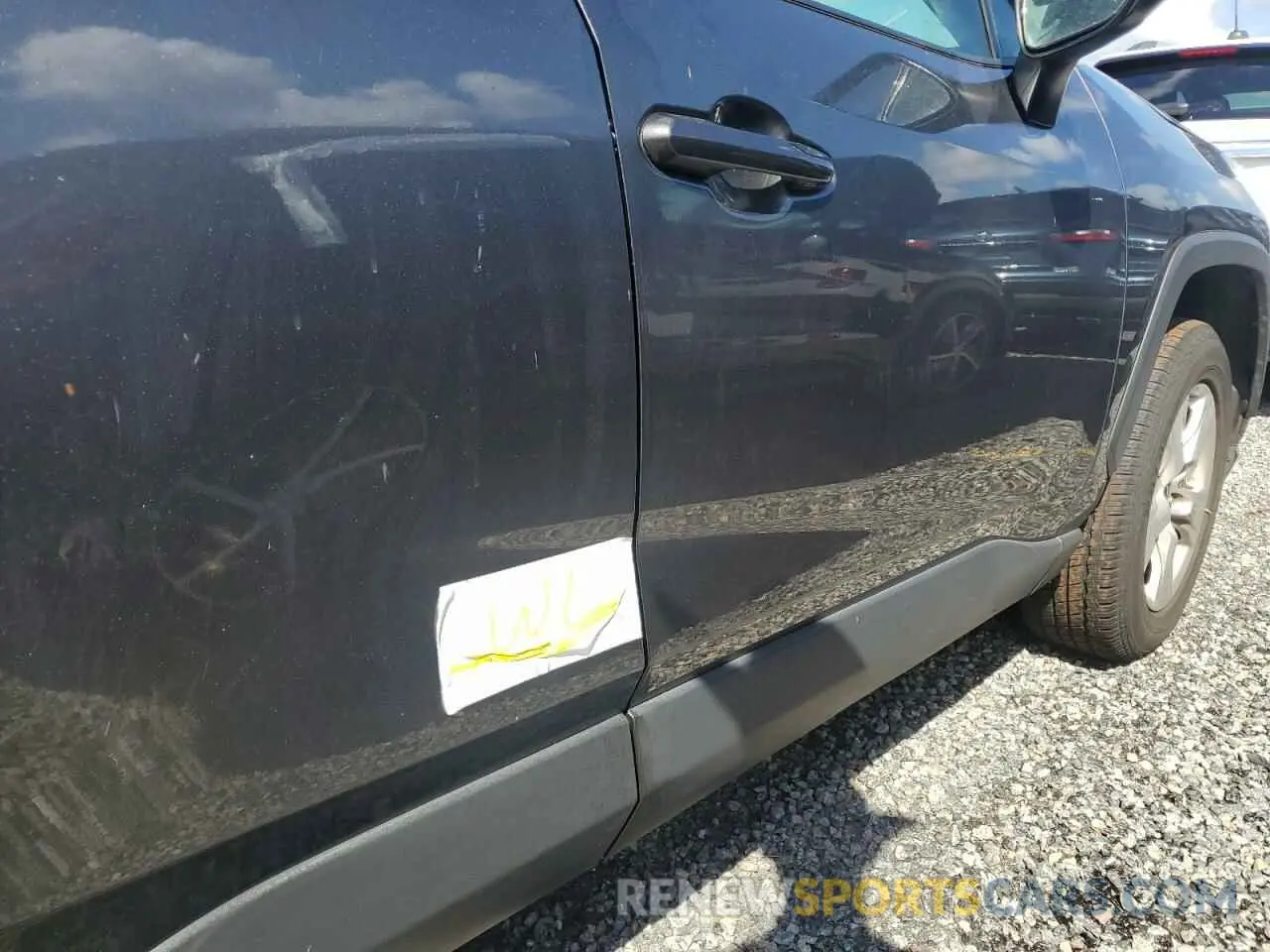 13 Photograph of a damaged car 2T3W1RFV0MC135058 TOYOTA RAV4 2021