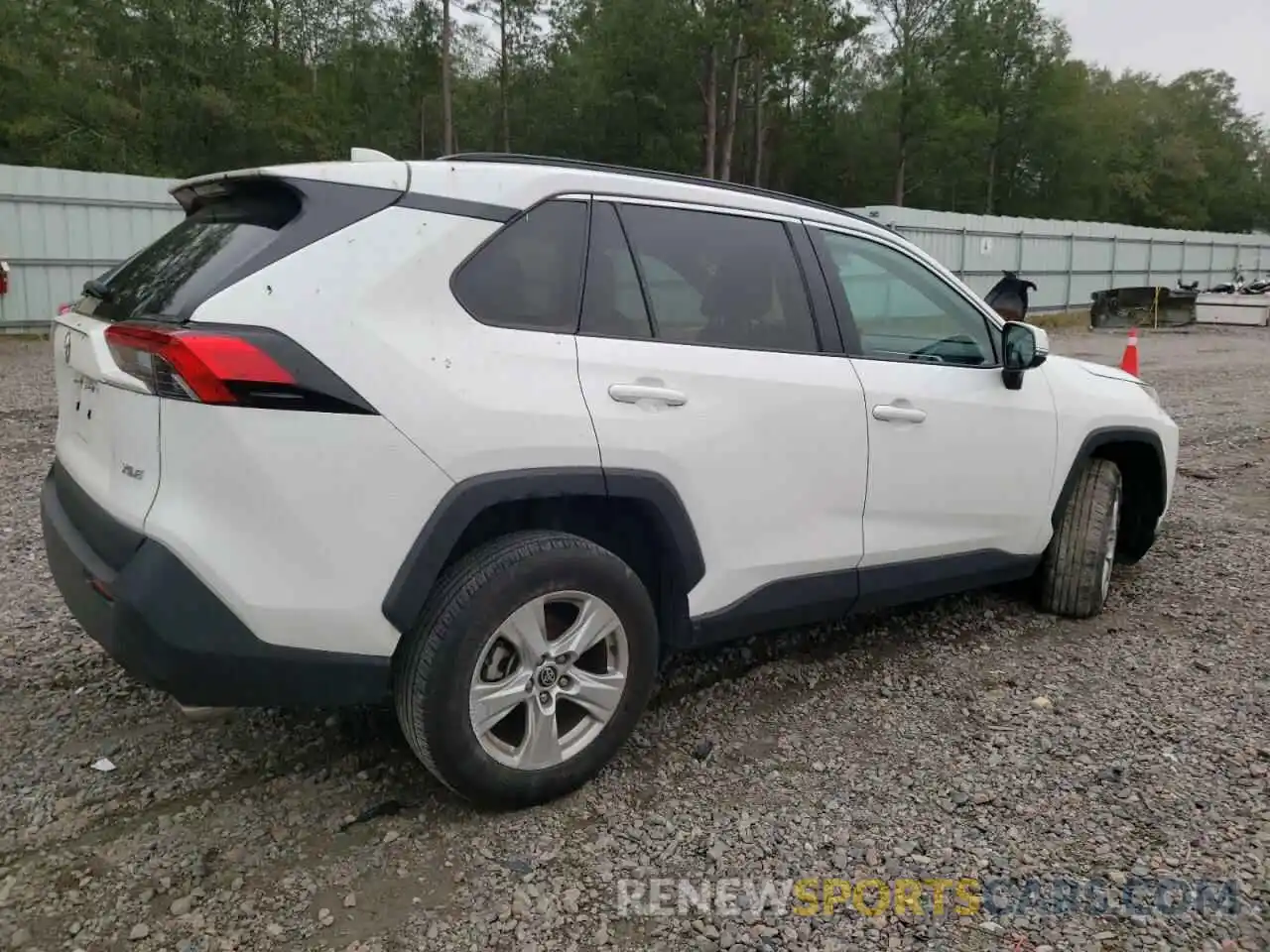 3 Photograph of a damaged car 2T3W1RFV0MC138994 TOYOTA RAV4 2021