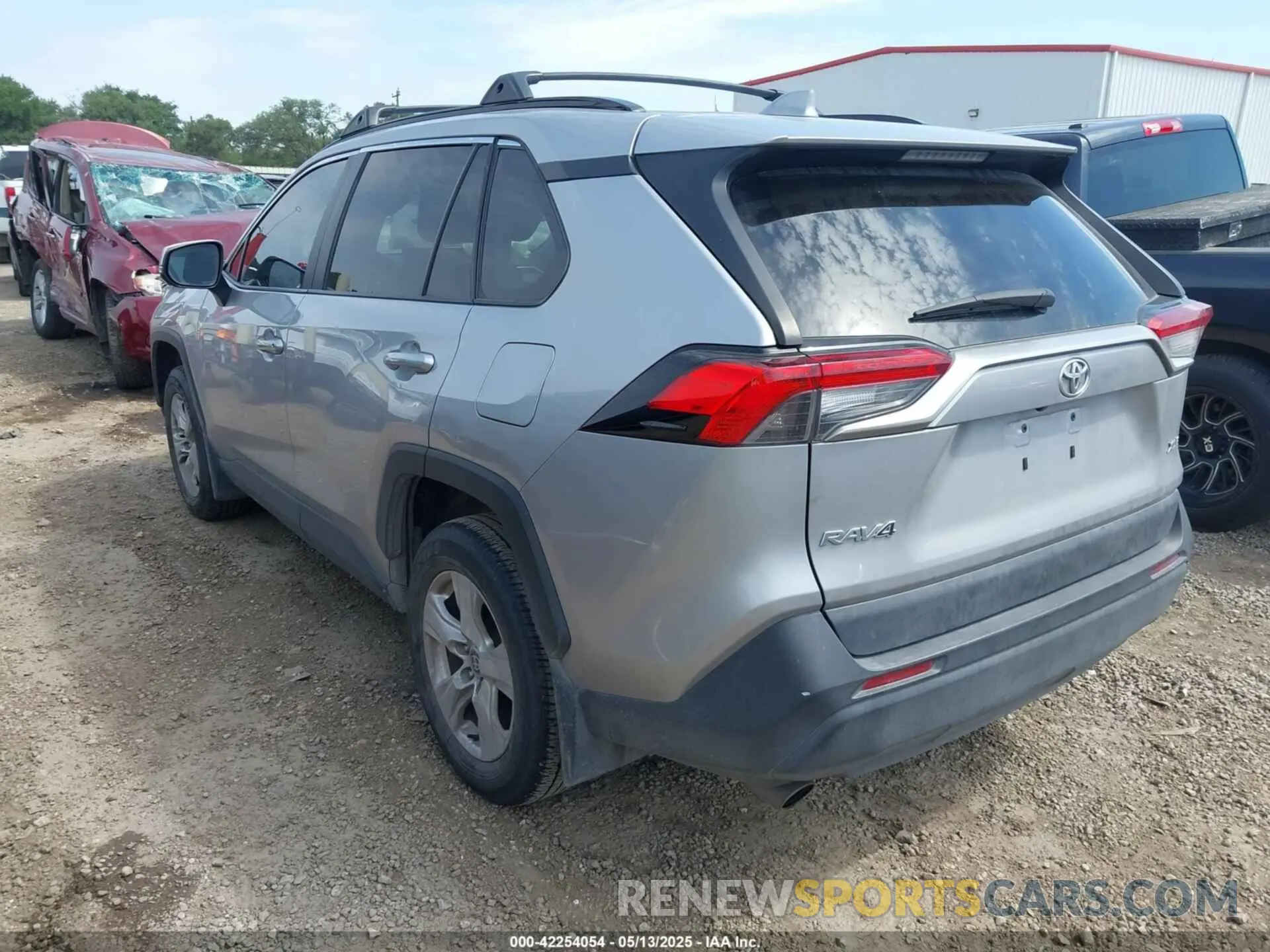 3 Photograph of a damaged car 2T3W1RFV0MC145153 TOYOTA RAV4 2021