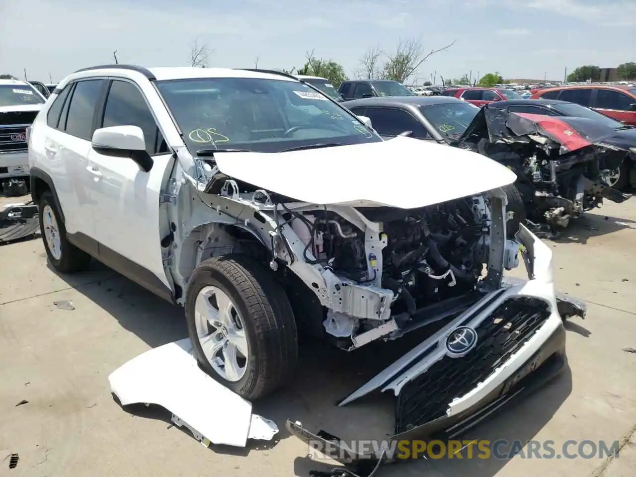 1 Photograph of a damaged car 2T3W1RFV0MC147209 TOYOTA RAV4 2021