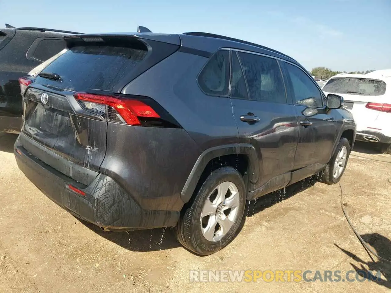 3 Photograph of a damaged car 2T3W1RFV0MC148389 TOYOTA RAV4 2021