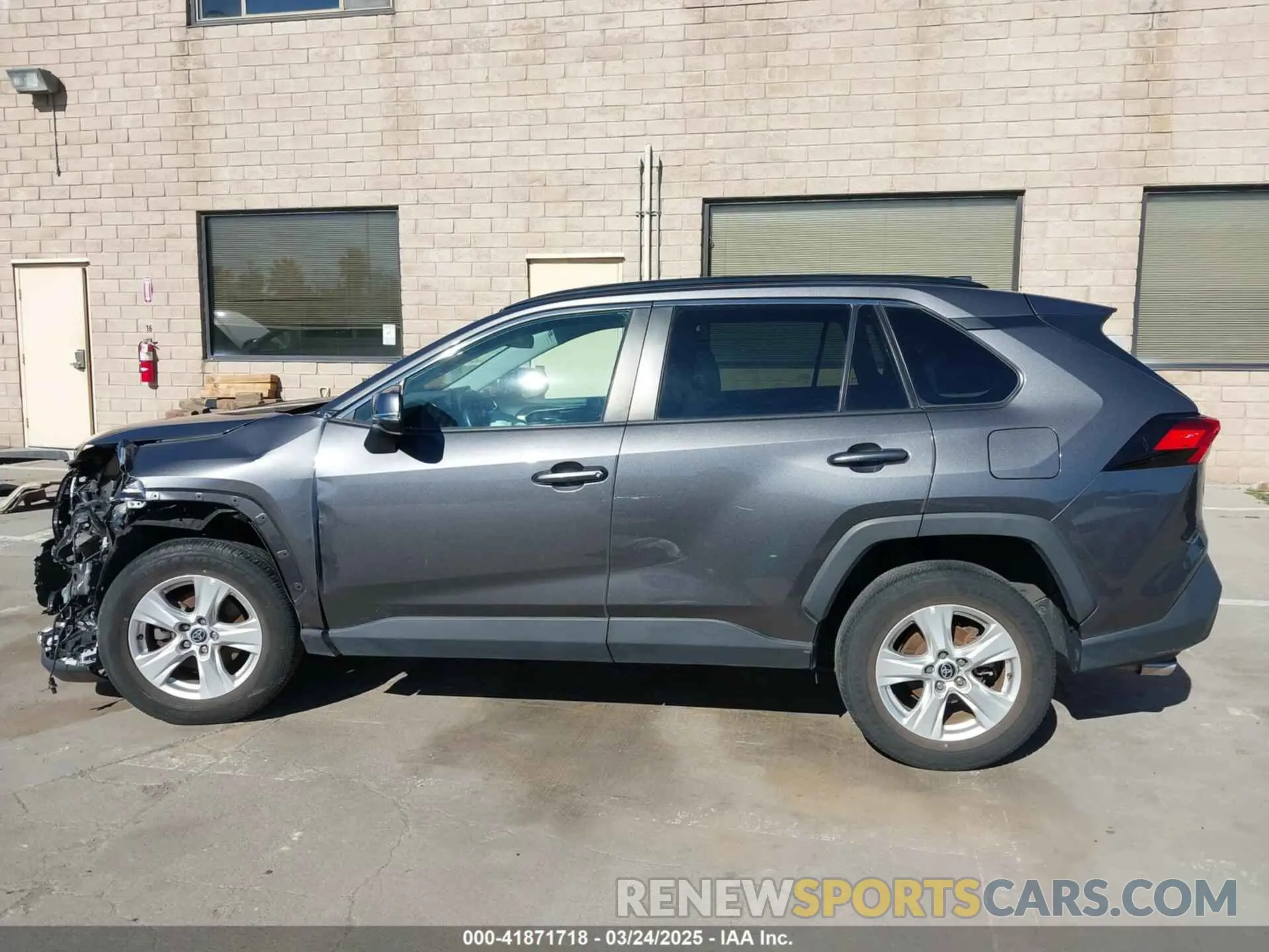 15 Photograph of a damaged car 2T3W1RFV0MC152913 TOYOTA RAV4 2021