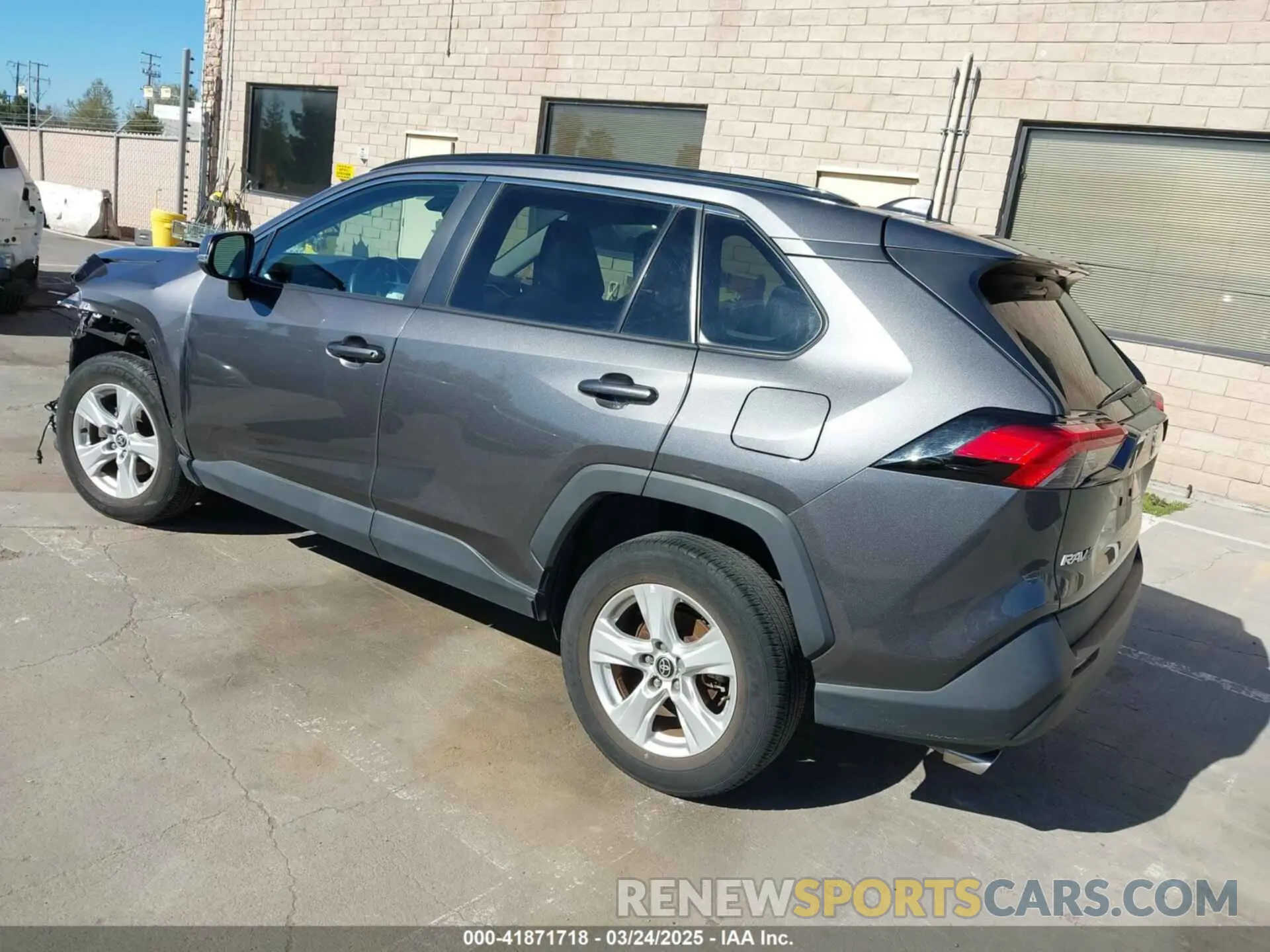 3 Photograph of a damaged car 2T3W1RFV0MC152913 TOYOTA RAV4 2021