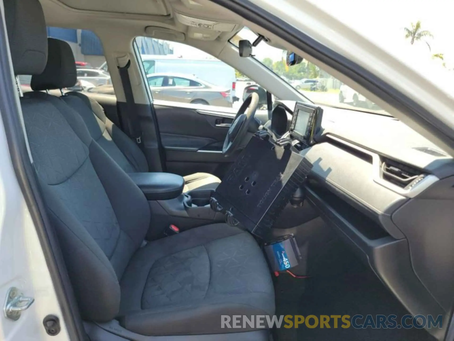 4 Photograph of a damaged car 2T3W1RFV0MC166844 TOYOTA RAV4 2021