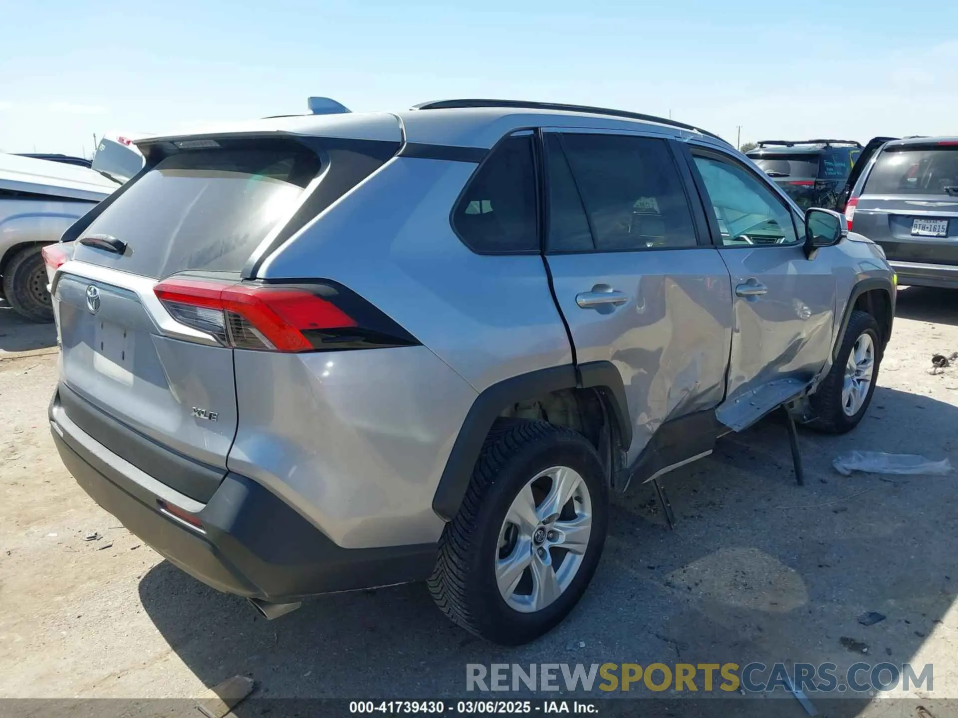 4 Photograph of a damaged car 2T3W1RFV0MW104858 TOYOTA RAV4 2021