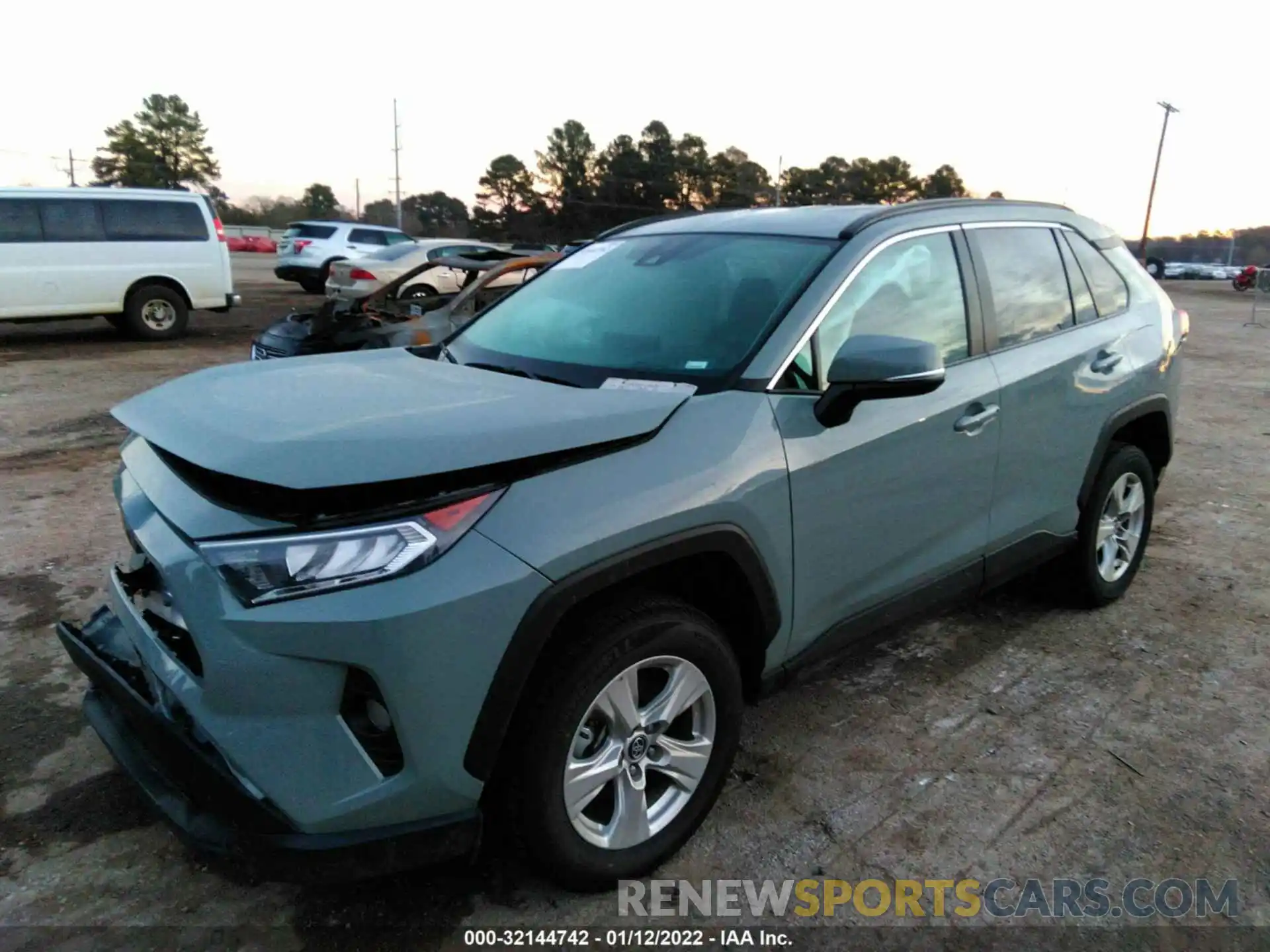 2 Photograph of a damaged car 2T3W1RFV0MW106450 TOYOTA RAV4 2021