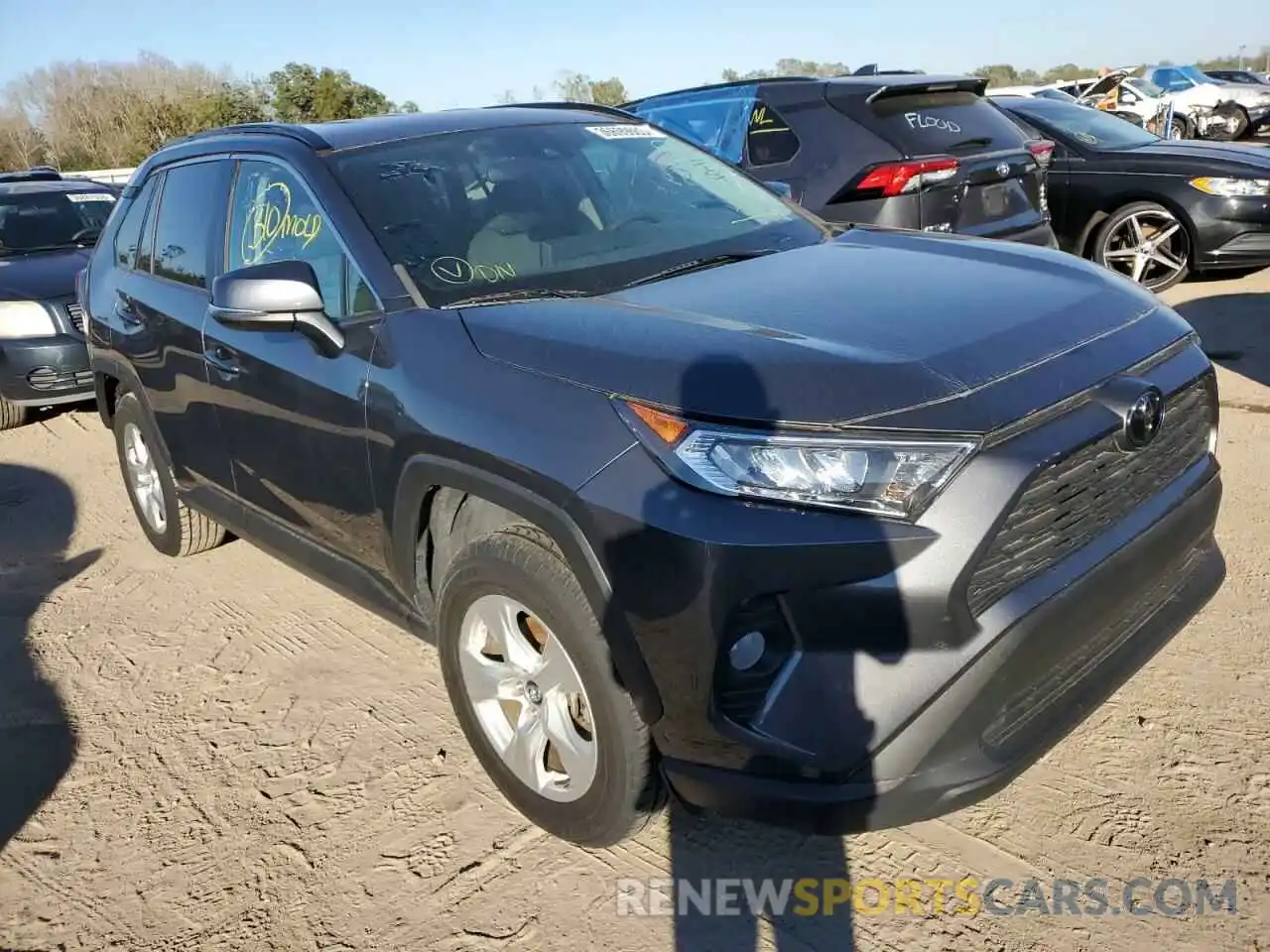 4 Photograph of a damaged car 2T3W1RFV0MW113110 TOYOTA RAV4 2021