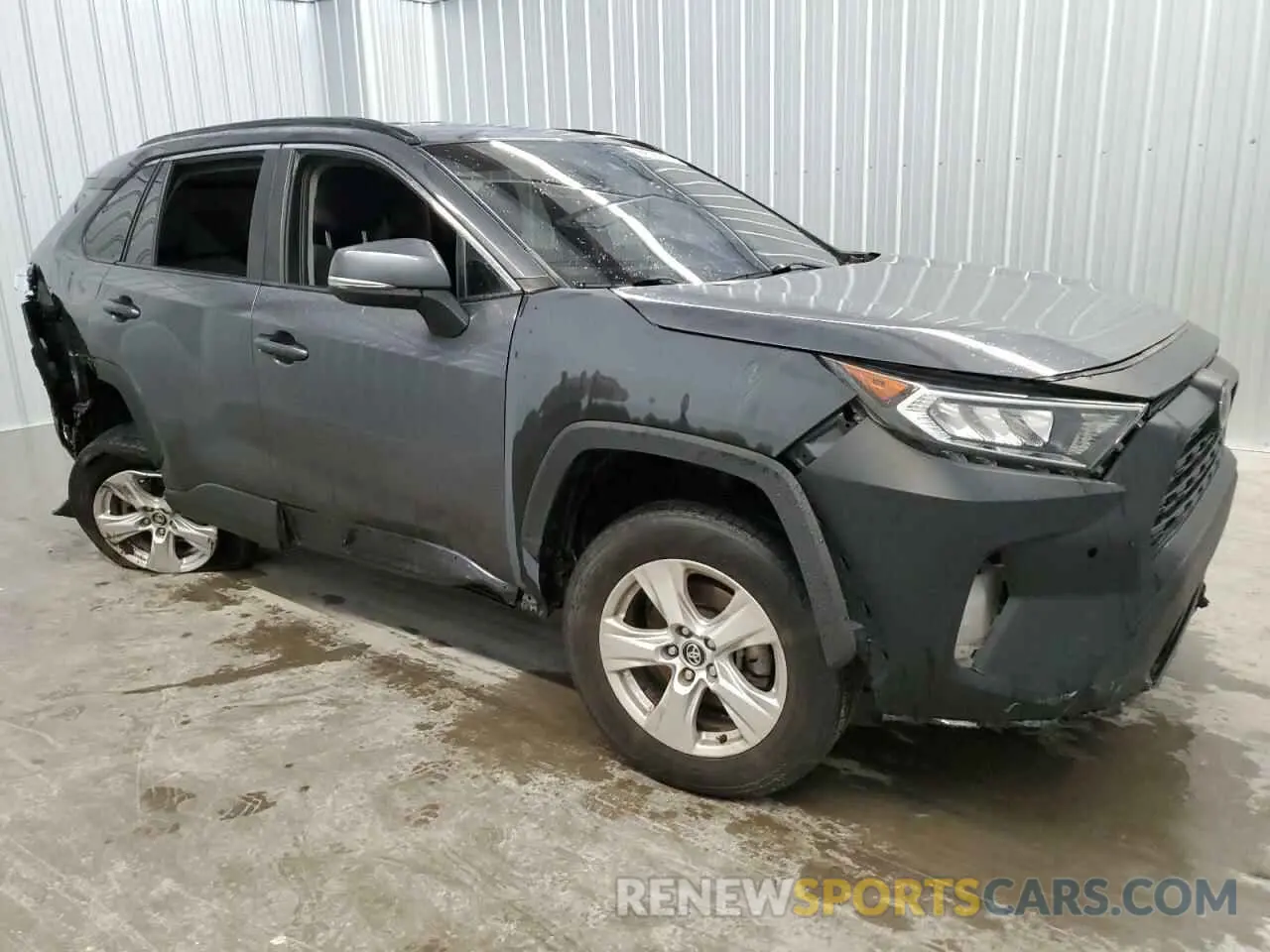 4 Photograph of a damaged car 2T3W1RFV0MW113821 TOYOTA RAV4 2021