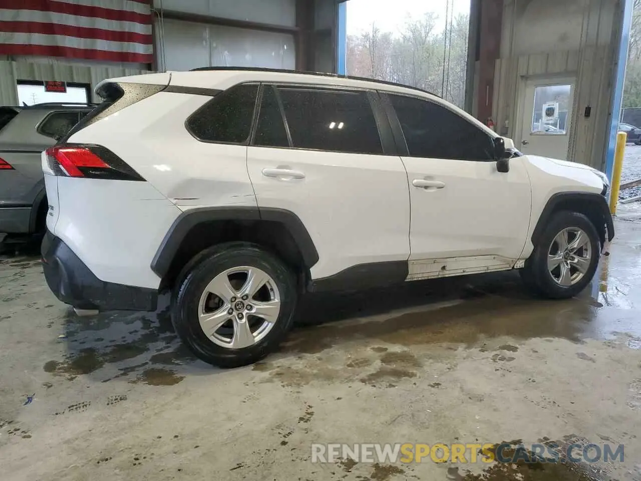 3 Photograph of a damaged car 2T3W1RFV0MW114578 TOYOTA RAV4 2021