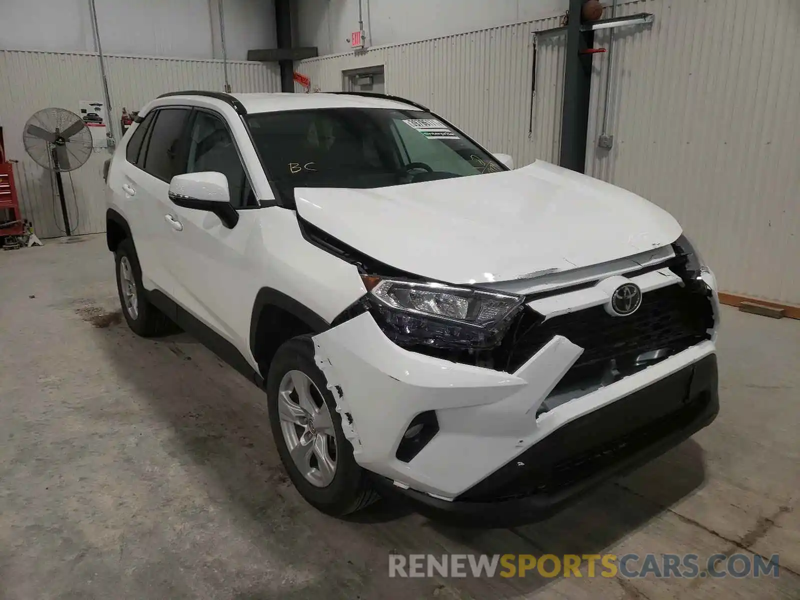 1 Photograph of a damaged car 2T3W1RFV0MW117979 TOYOTA RAV4 2021