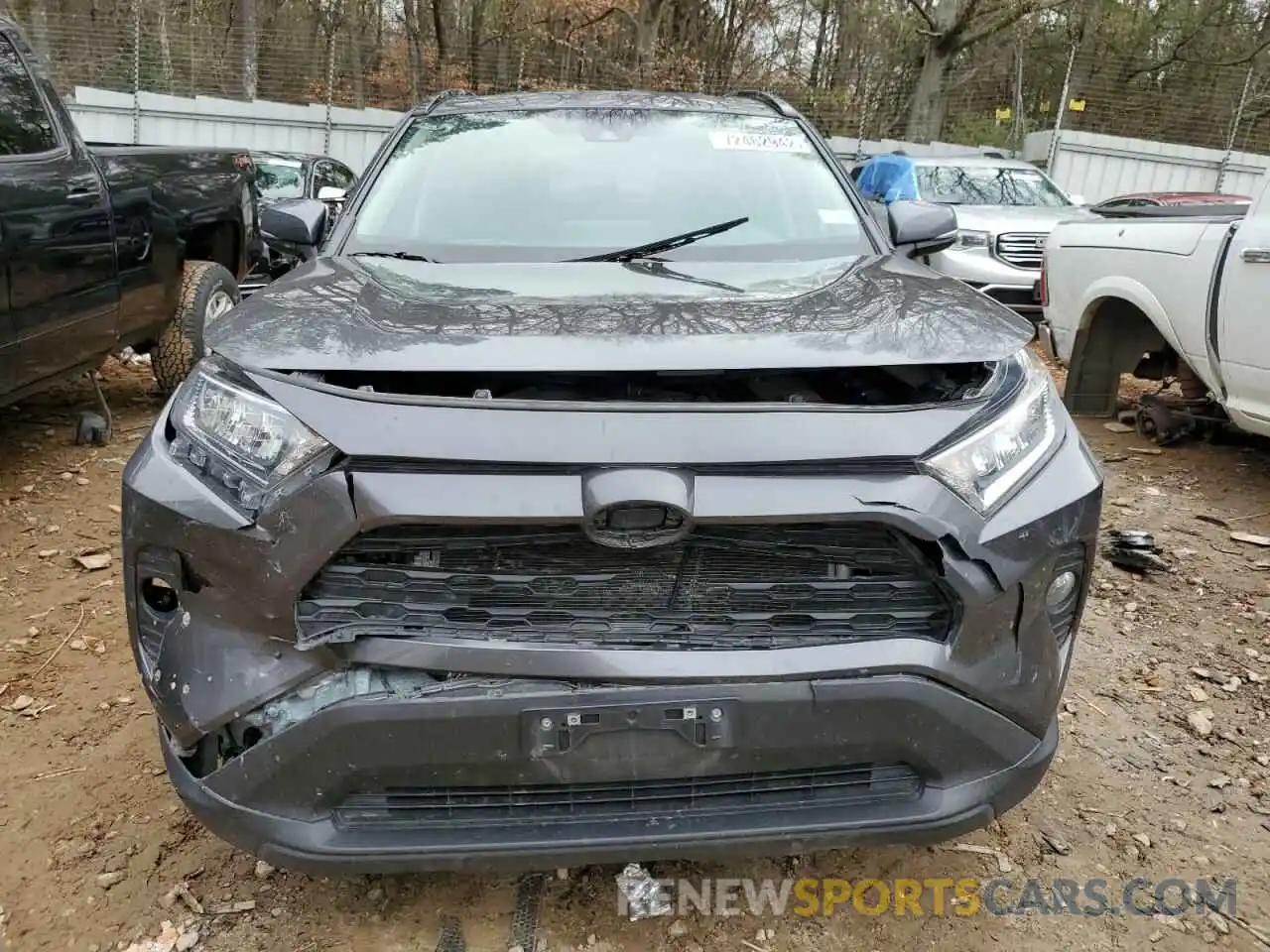 5 Photograph of a damaged car 2T3W1RFV0MW128285 TOYOTA RAV4 2021