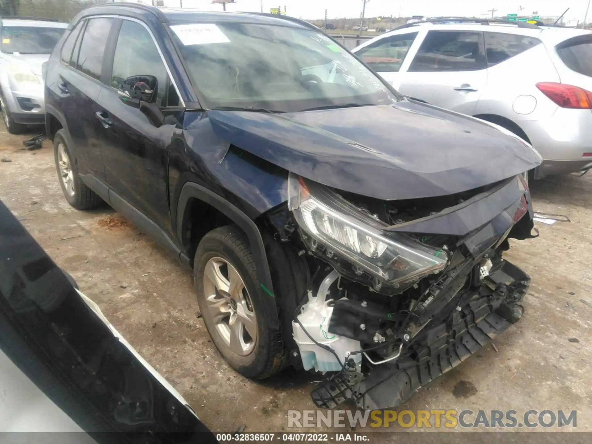 1 Photograph of a damaged car 2T3W1RFV0MW154739 TOYOTA RAV4 2021