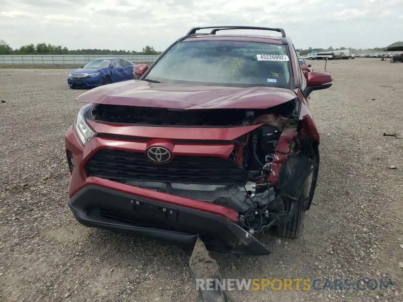 9 Photograph of a damaged car 2T3W1RFV0MW161951 TOYOTA RAV4 2021